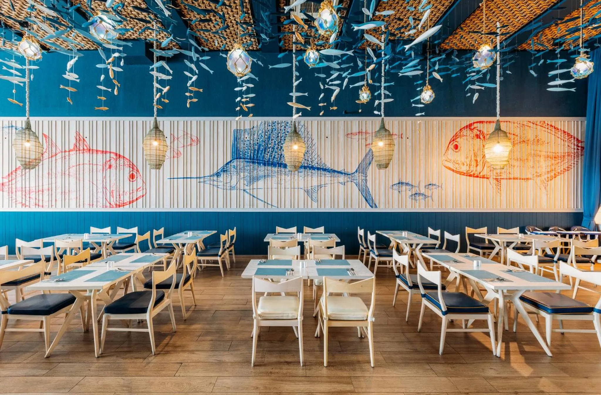 Restaurant/places to eat in Hotel Tide Phuket Beachfront