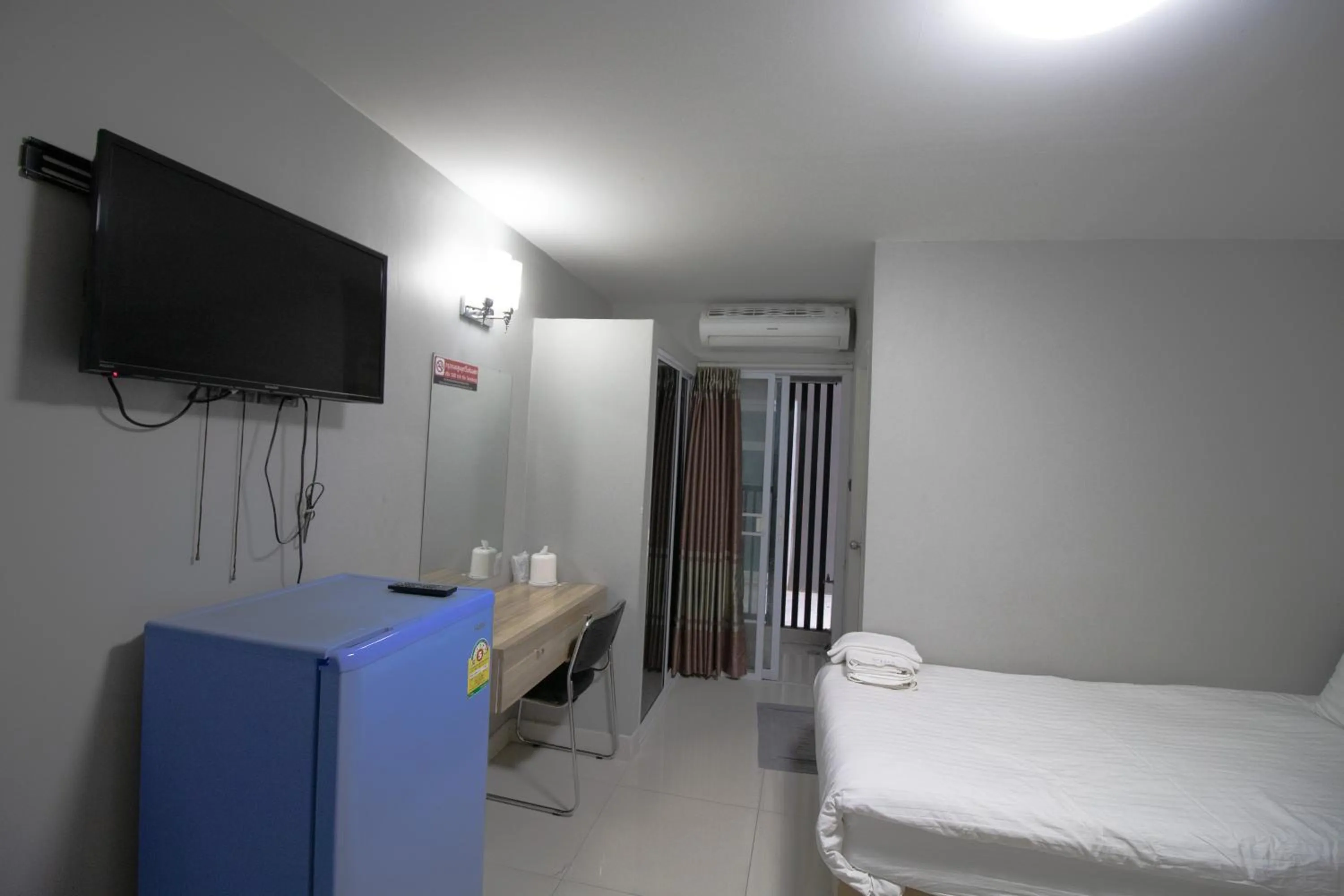 Bedroom, Bed in Kun Hotel