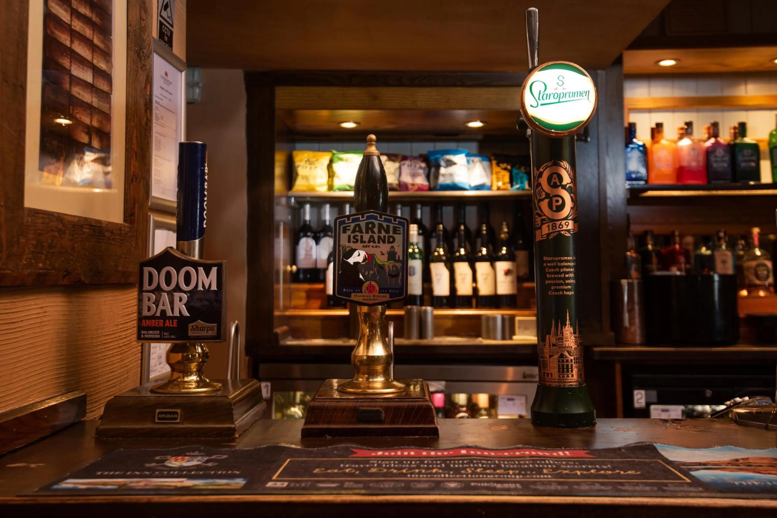 Lounge or bar in The Lindisfarne Inn - The Inn Collection Group