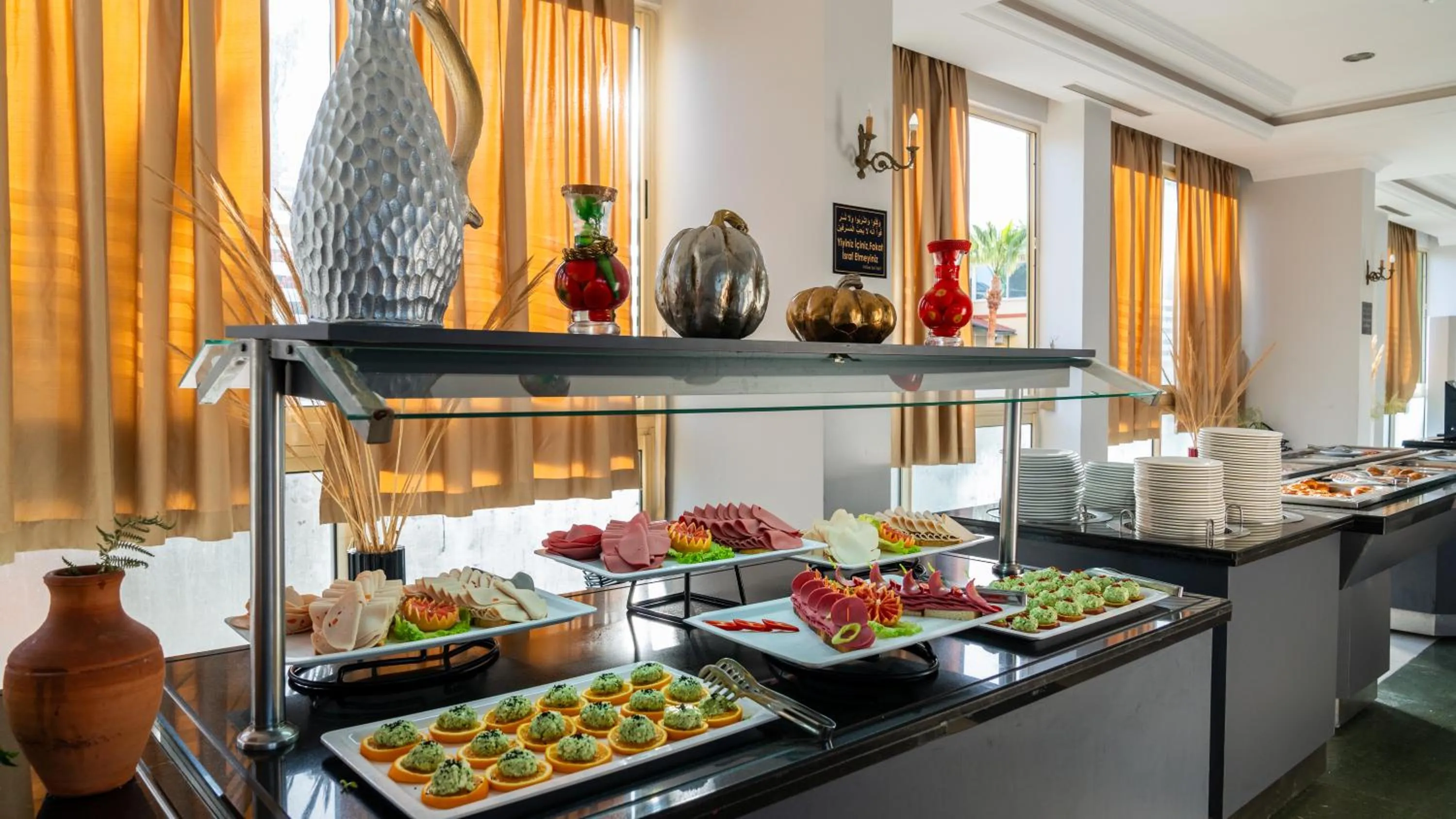 Restaurant/places to eat in Miarosa Konakli Garden