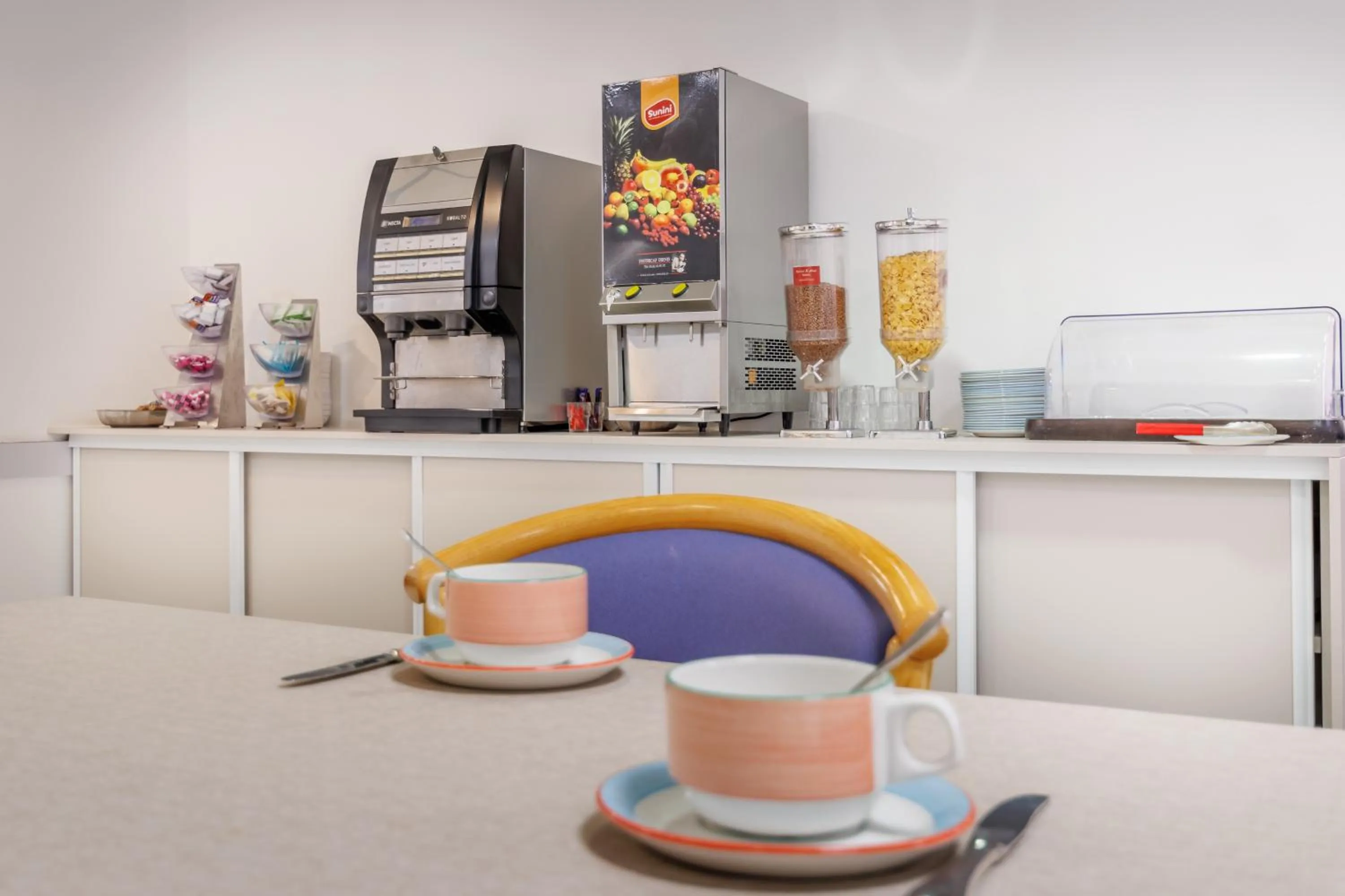 Breakfast in Hôtel Ariane