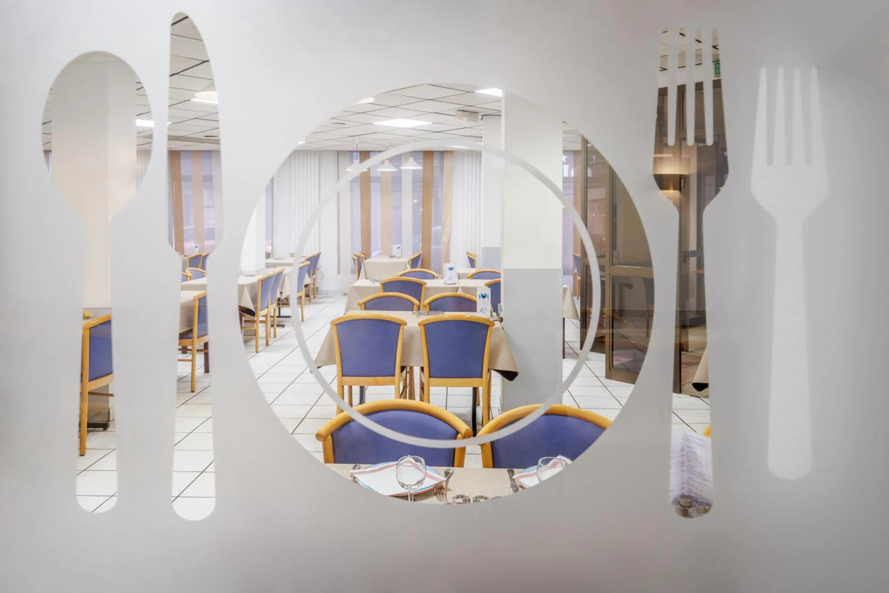 Restaurant/places to eat in Hôtel Ariane