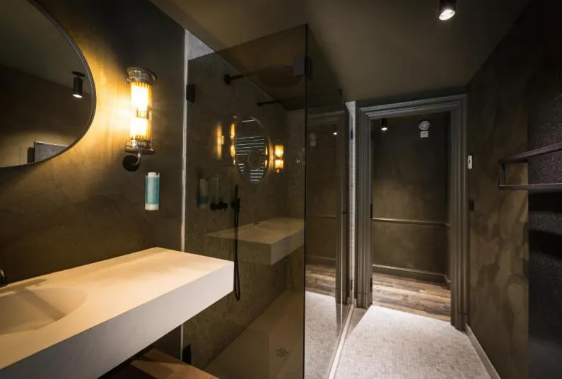 Bathroom in Hotel Sanglier