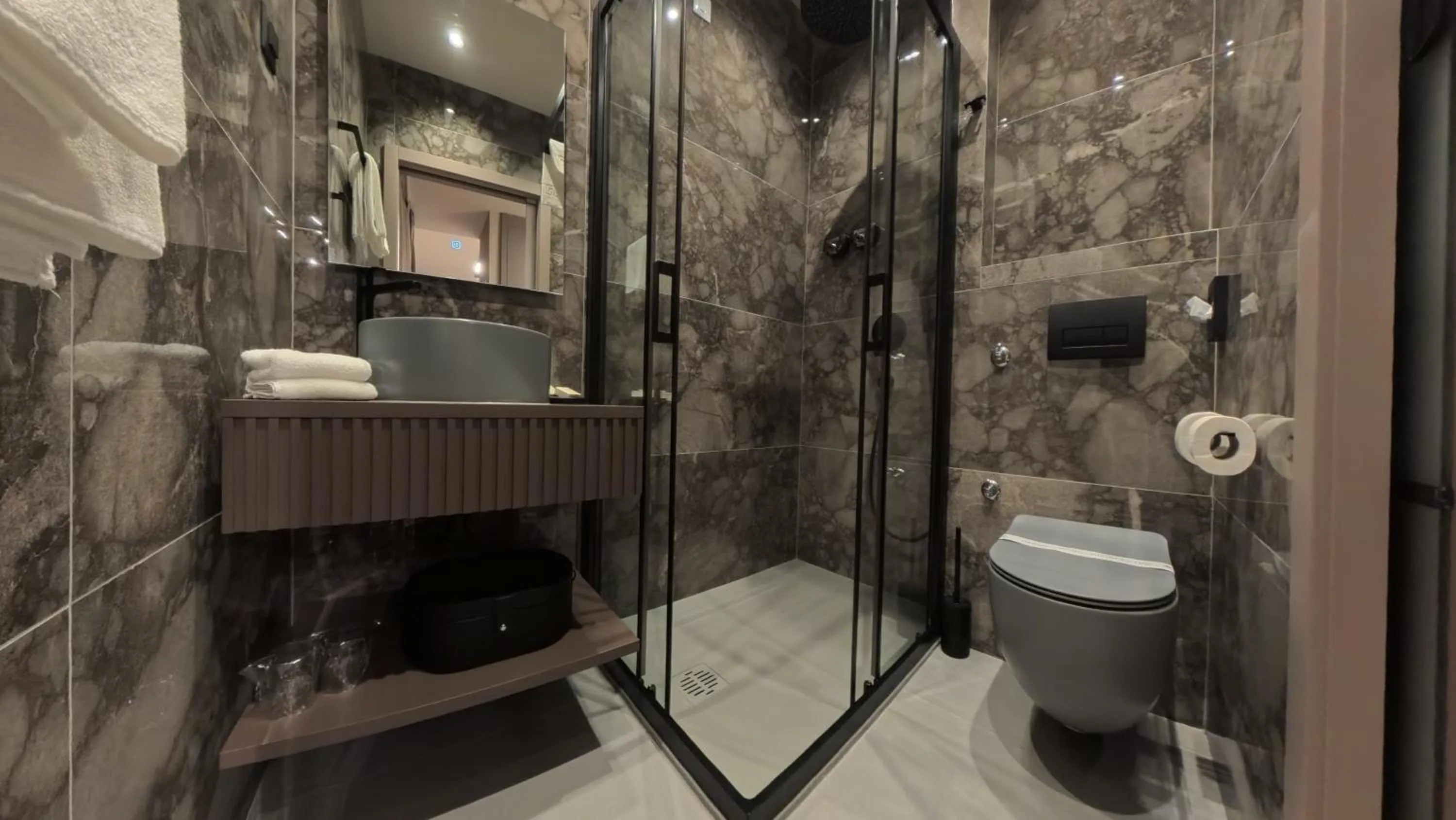 Bathroom in Hotel Aquarius Dubrovnik