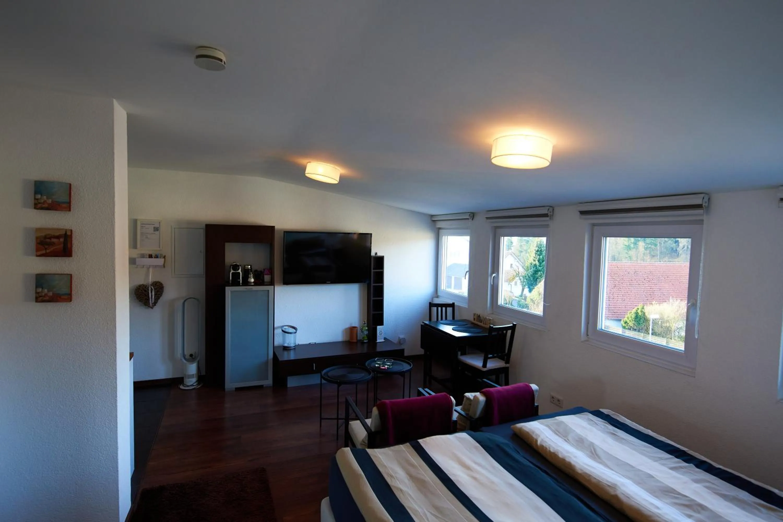 Living room, Bed in Business Apartments Höfle