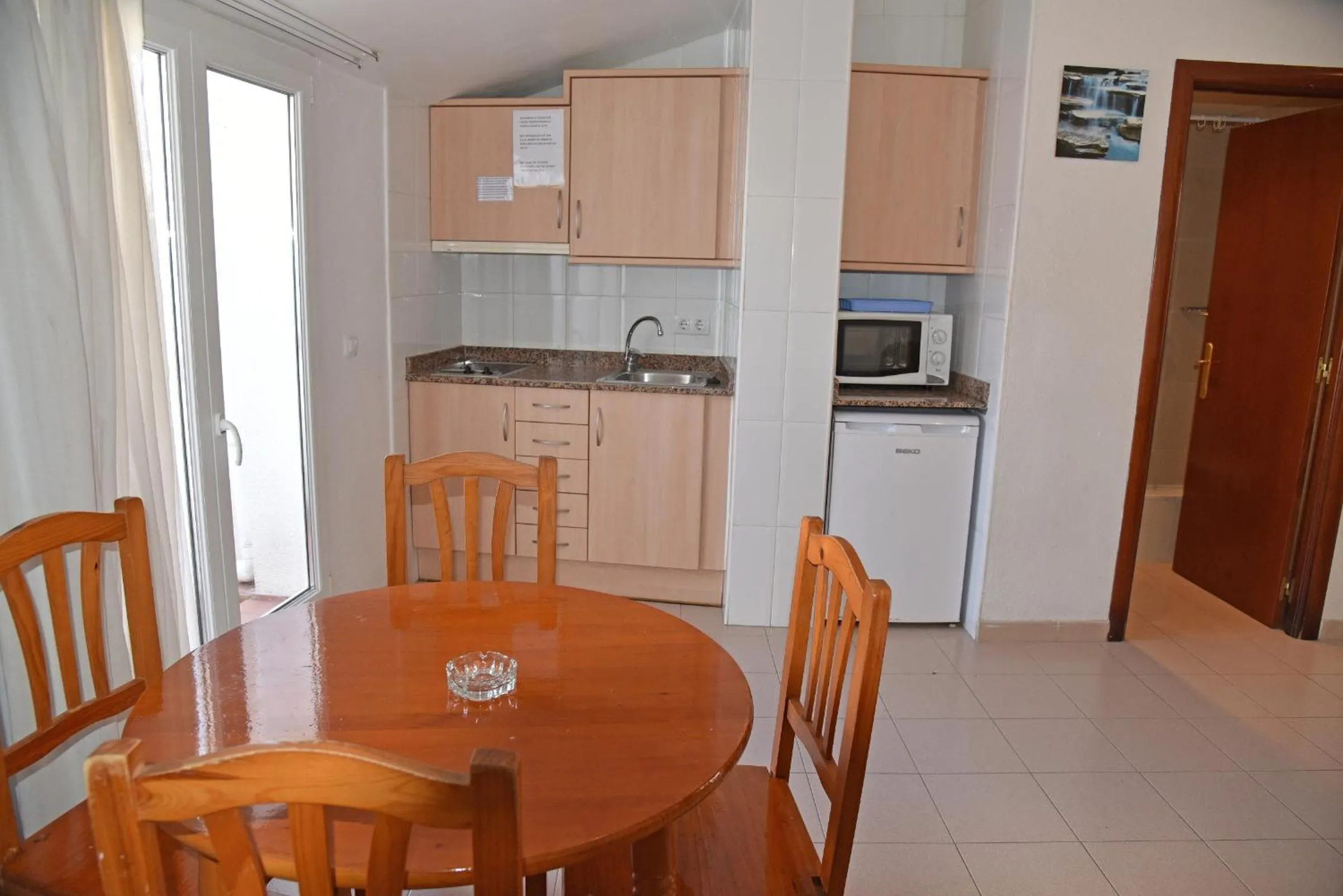 Dining area in Apartamentos AR Dosjoimi