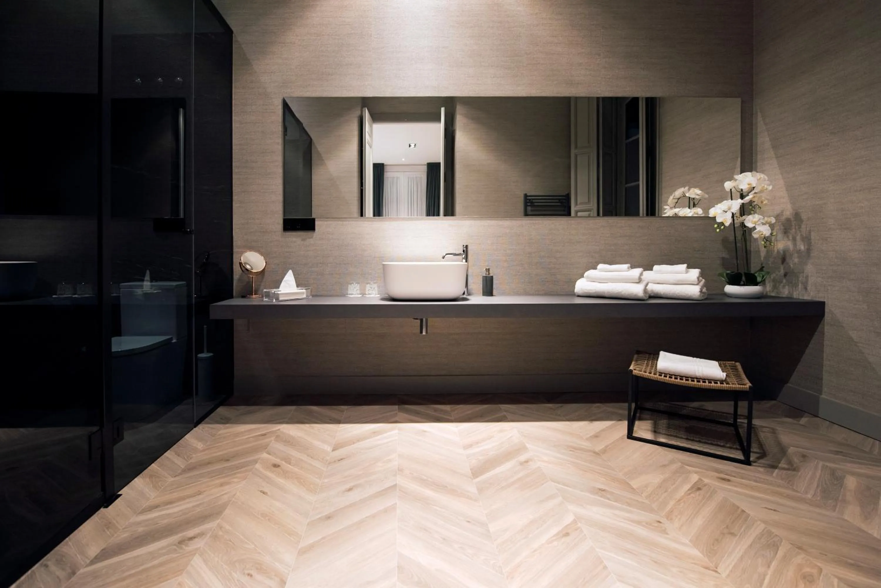 Shower in Palacio Salvetti Suites