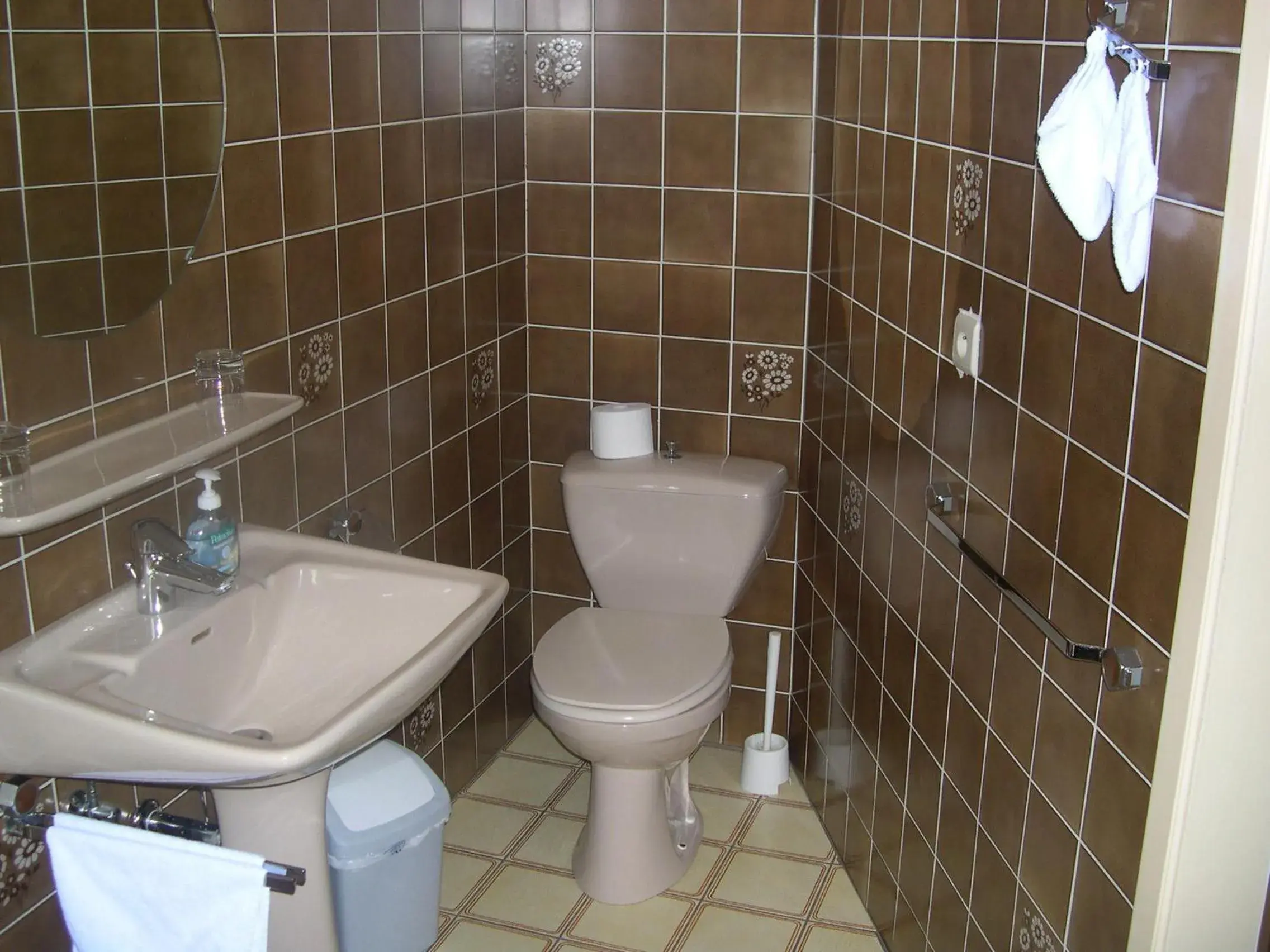 Double Room in Hotel Beau Rivage and Restaurant Koulic Double Room in Hotel Beau Rivage and Restaurant Koulic