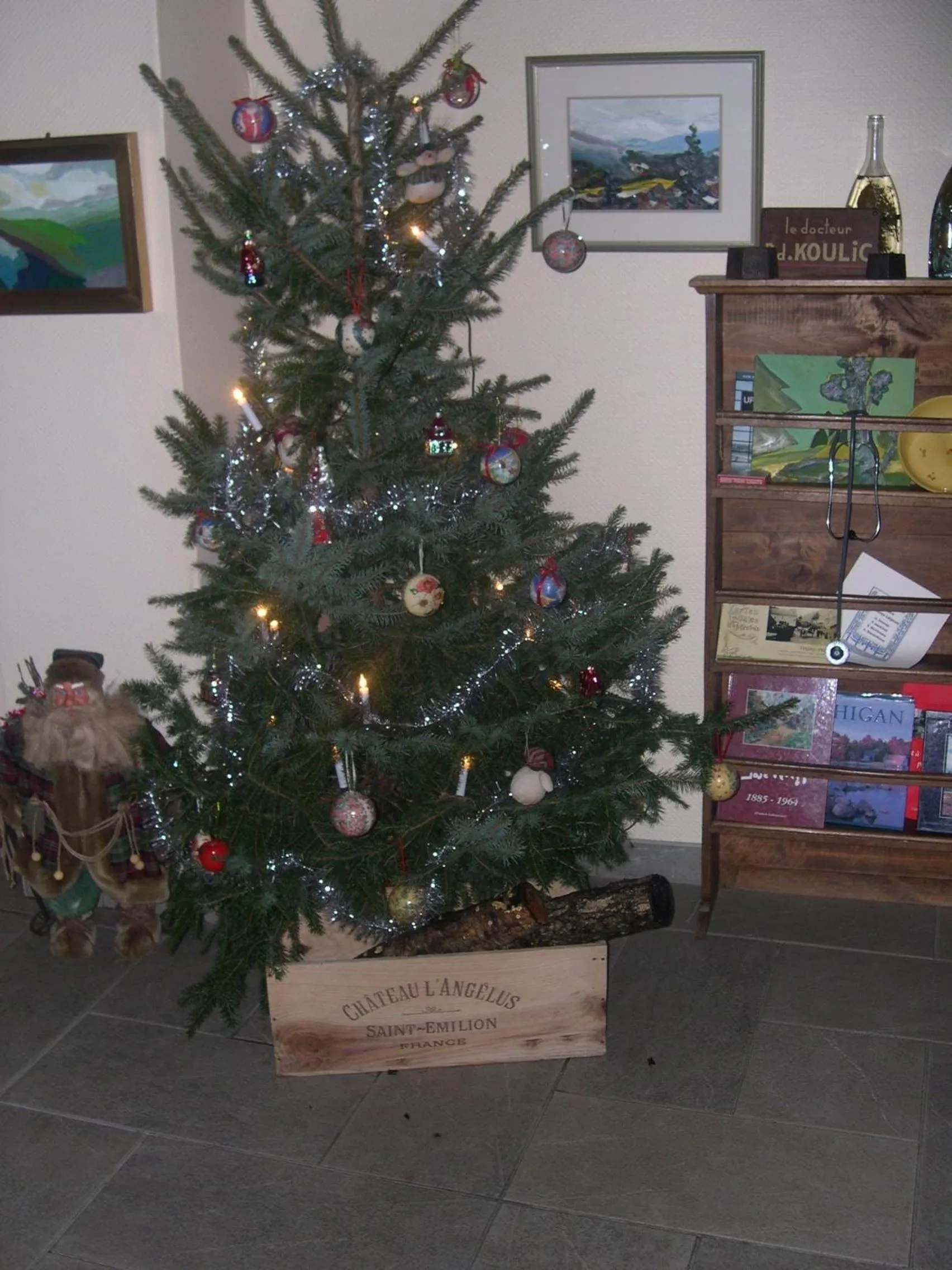 Decorative detail in Hotel Beau Rivage and Restaurant Koulic