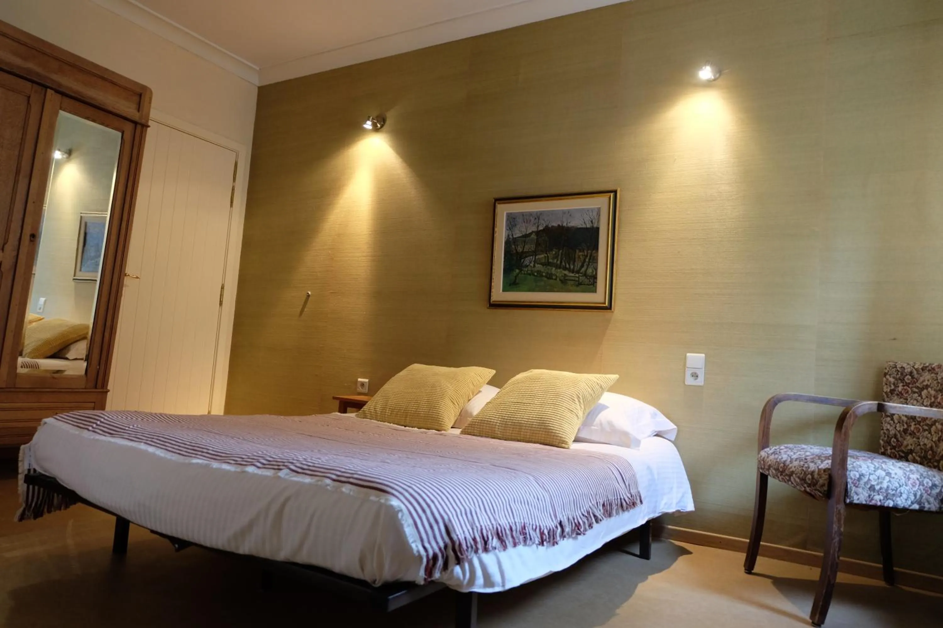 Bed in Hotel Beau Rivage and Restaurant Koulic