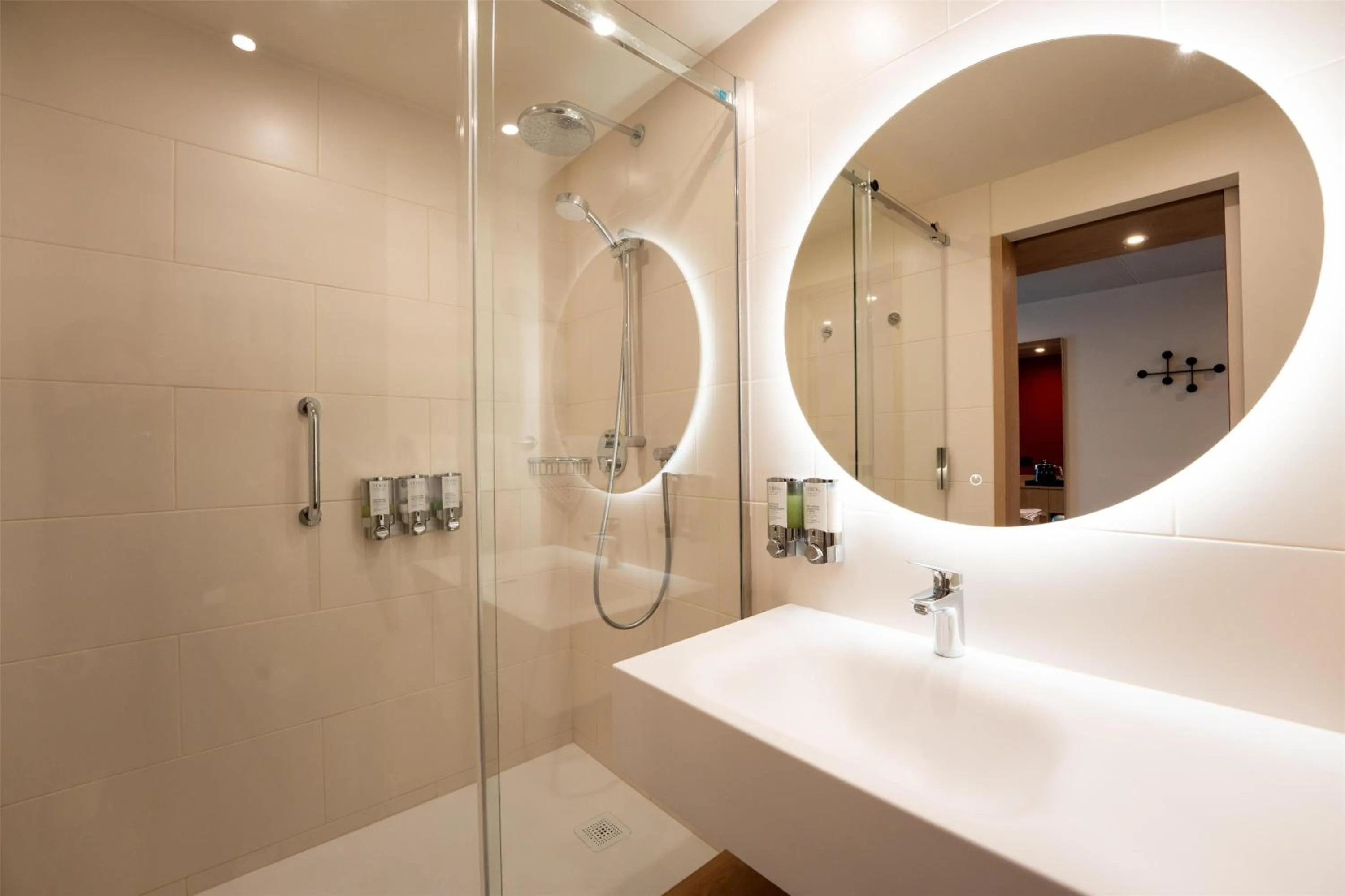 Bathroom in Hampton By Hilton Bristol Airport