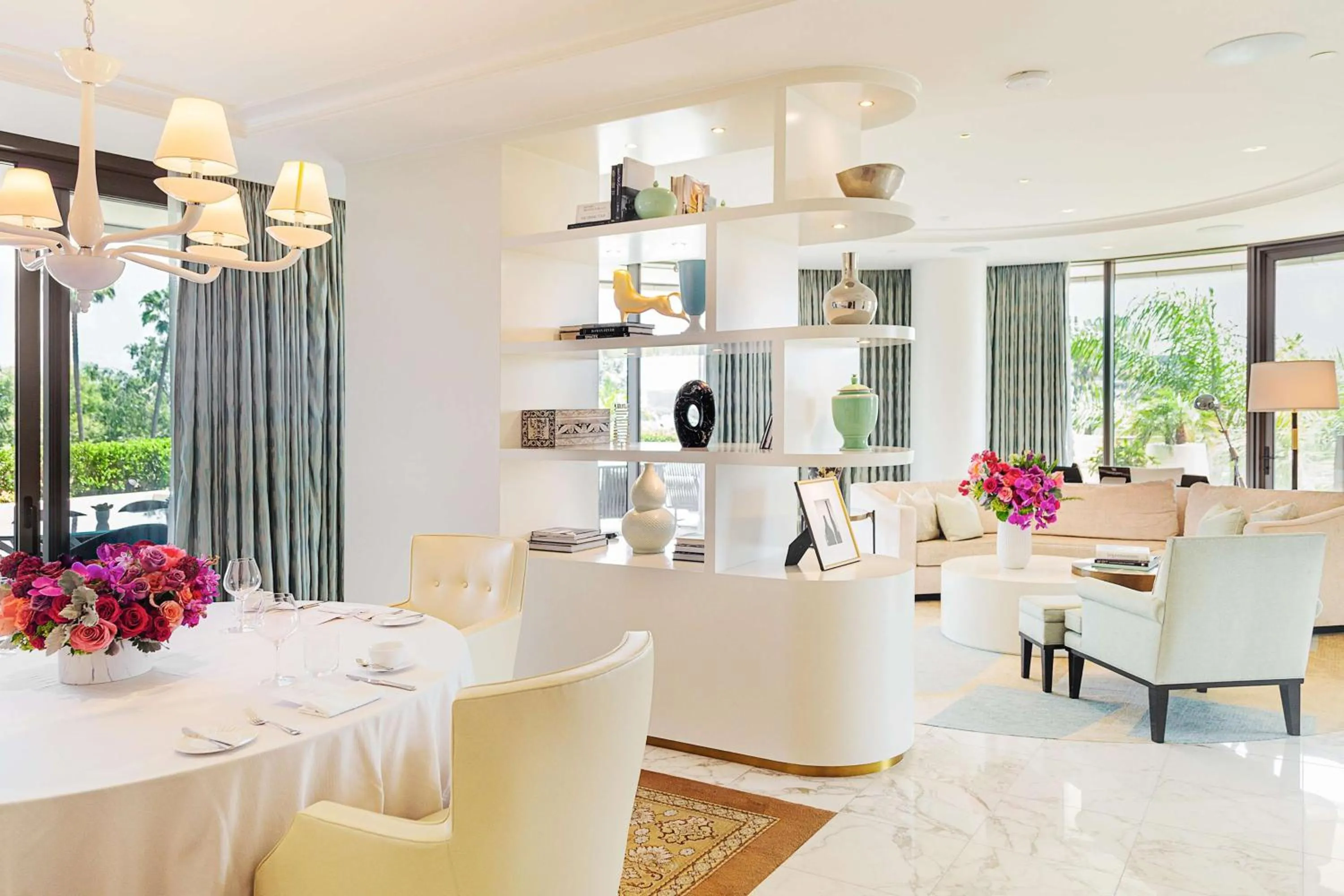 Living room in Waldorf Astoria Beverly Hills