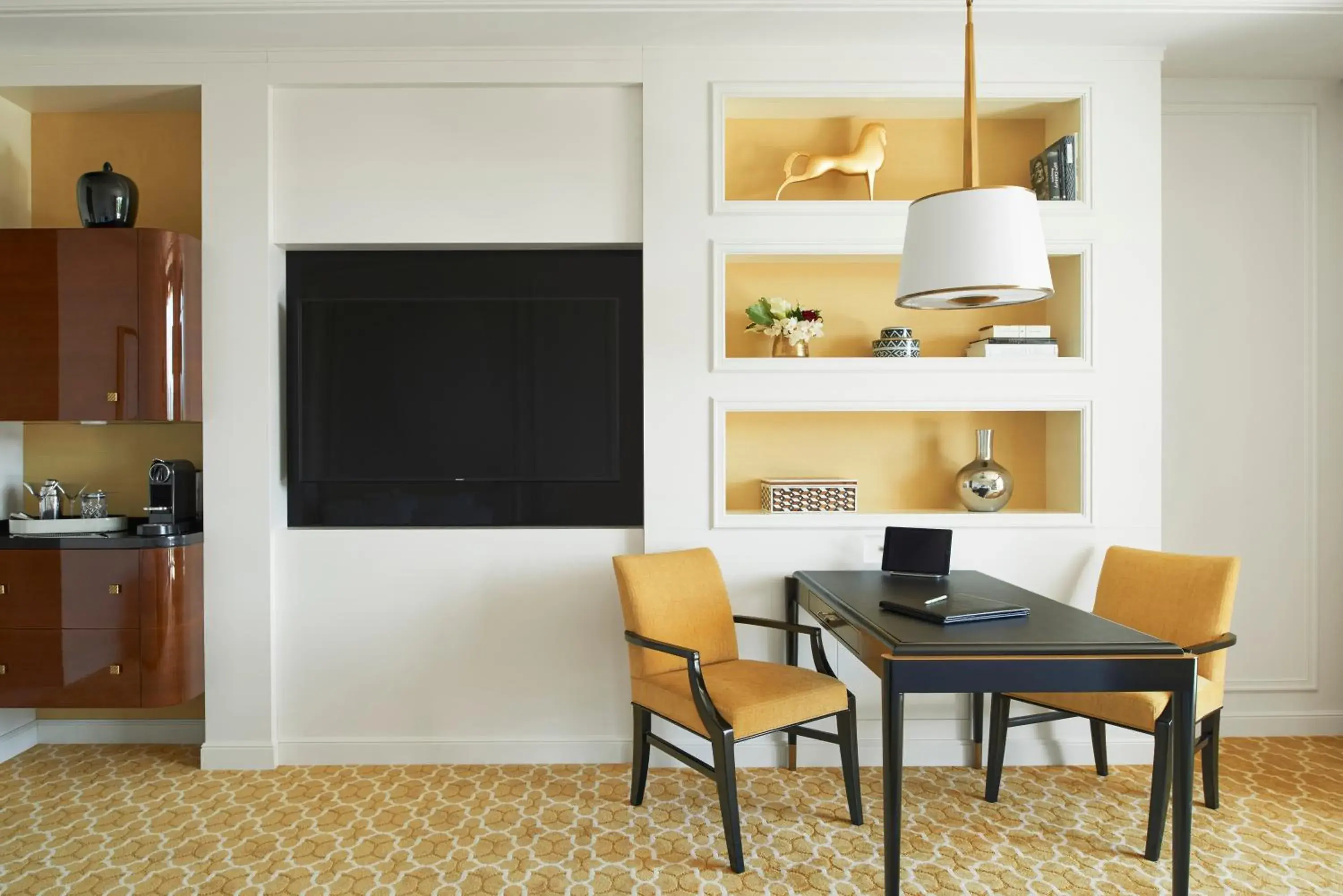 Deluxe Queen Room with Two Queen Beds and Tub - Hearing Accessible in Waldorf Astoria Beverly Hills Deluxe Queen Room with Two Queen Beds and Tub - Hearing Accessible in Waldorf Astoria Beverly Hills