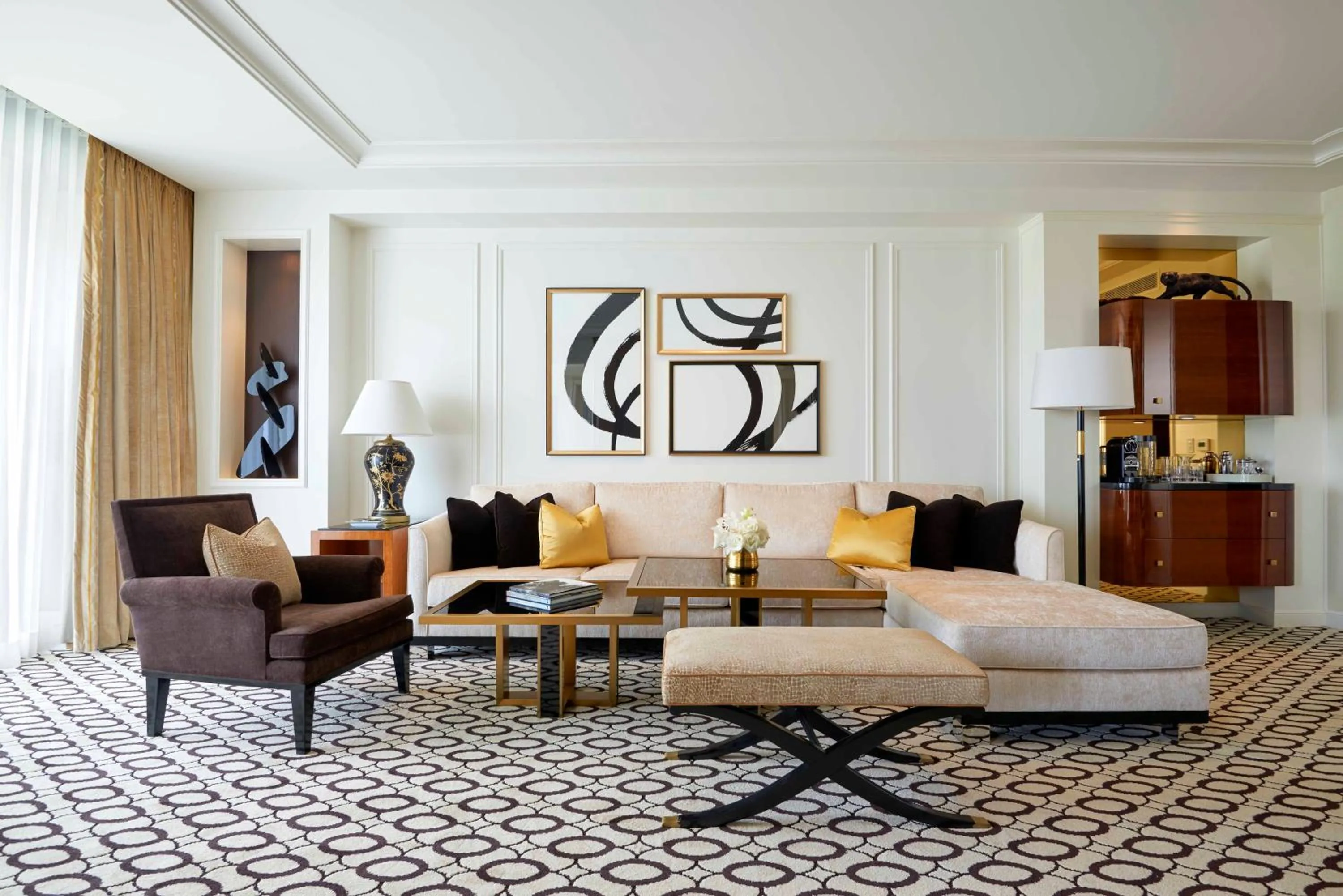 Living room in Waldorf Astoria Beverly Hills
