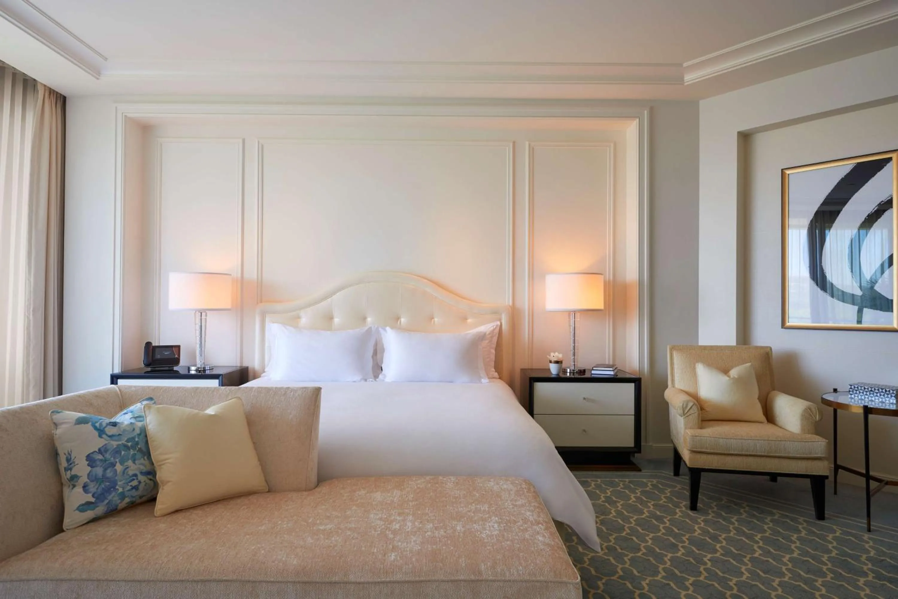 Bed in Waldorf Astoria Beverly Hills