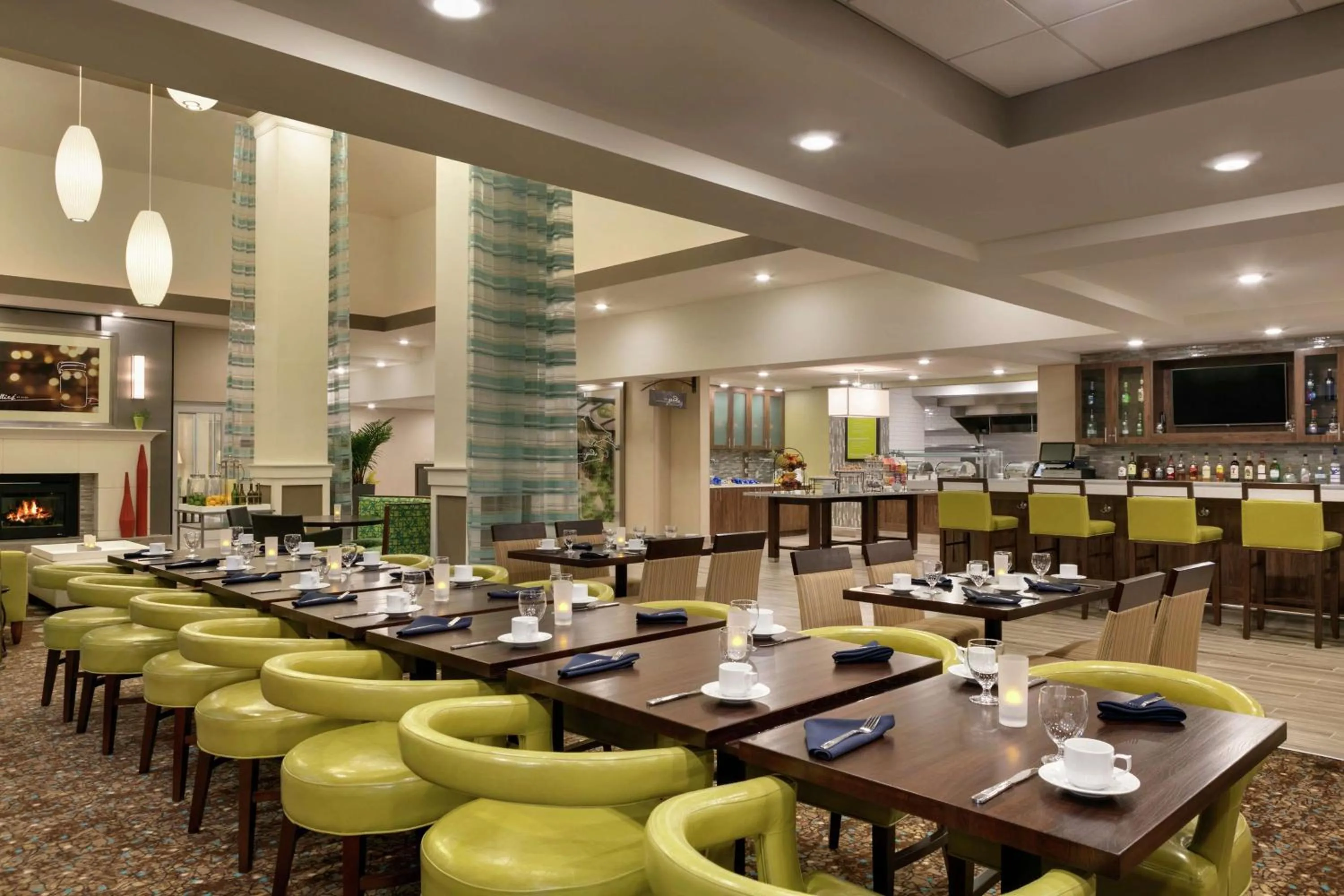 Restaurant/places to eat in Hilton Garden Inn Statesville