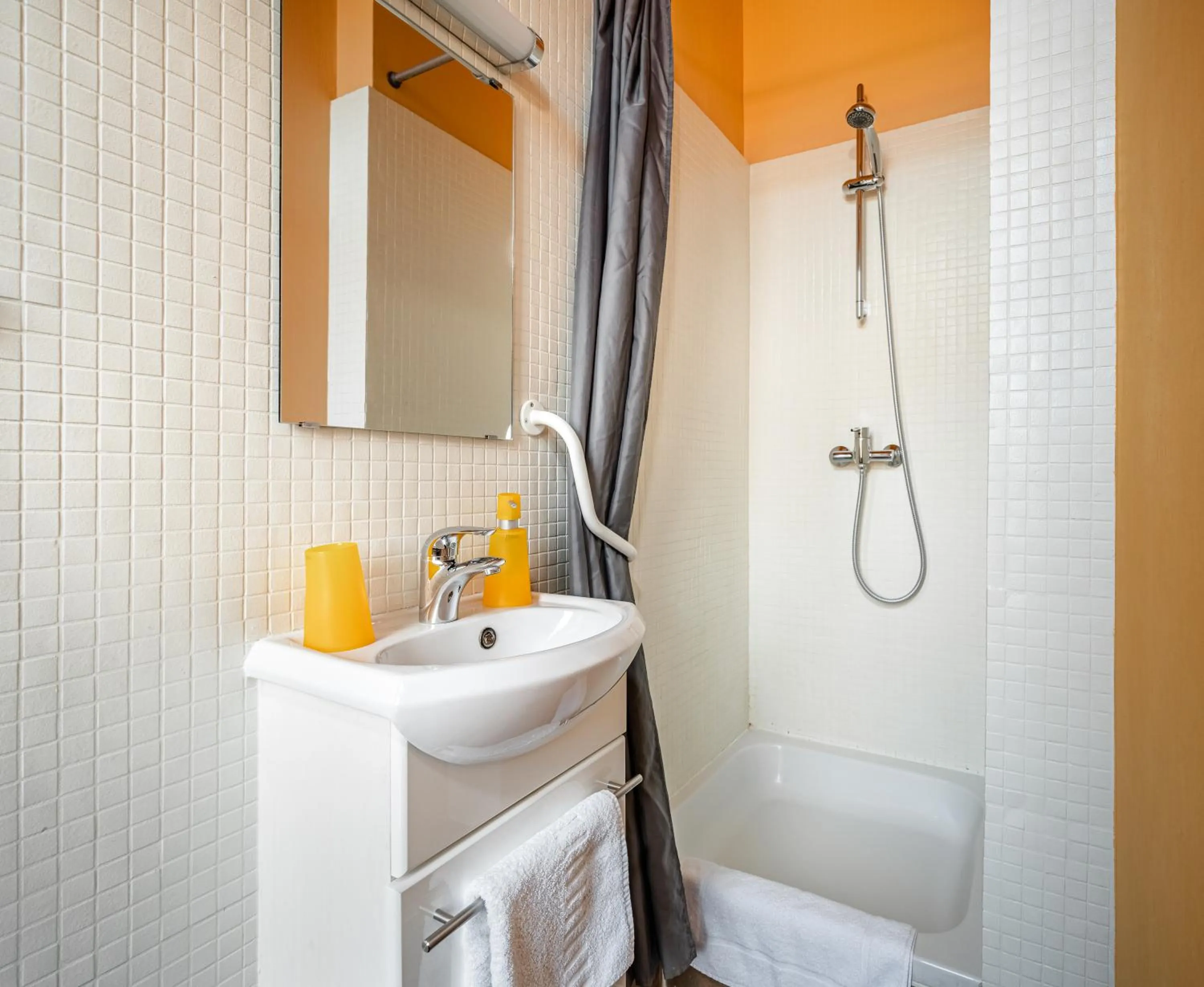 Bathroom in Hotel Van Eyck