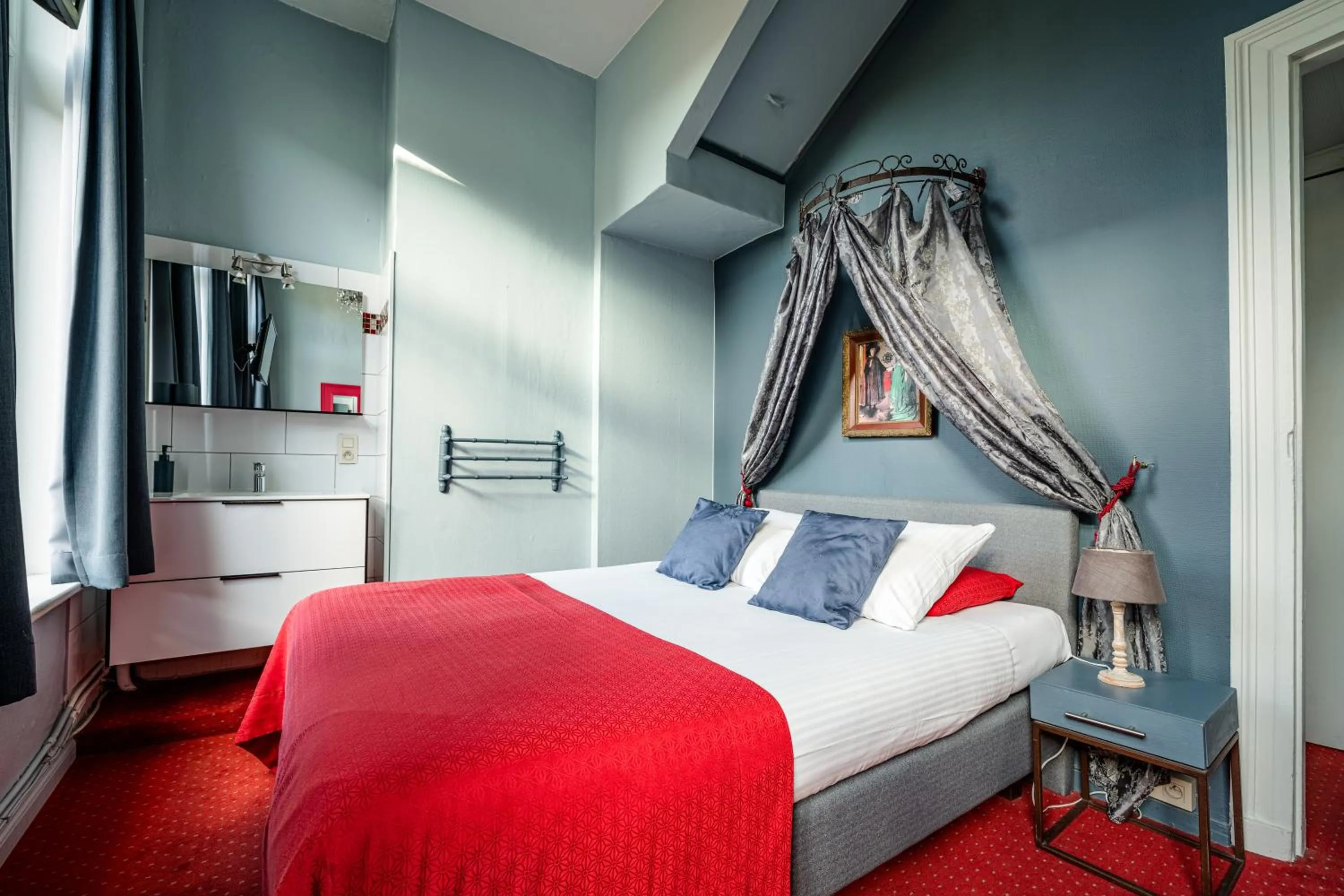 Bedroom, Bed in Hotel Van Eyck