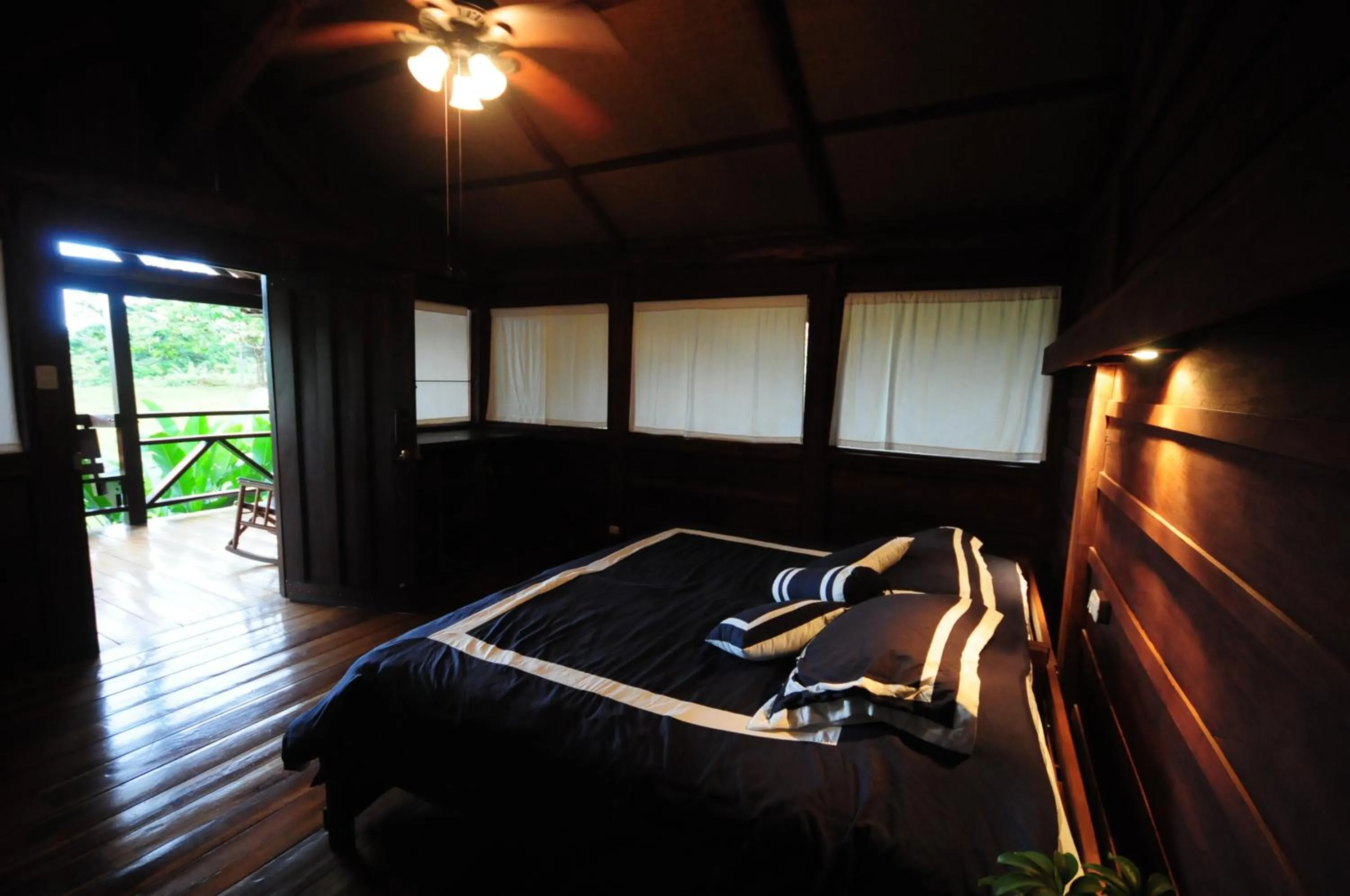 Bed in La Anita Rain Forest