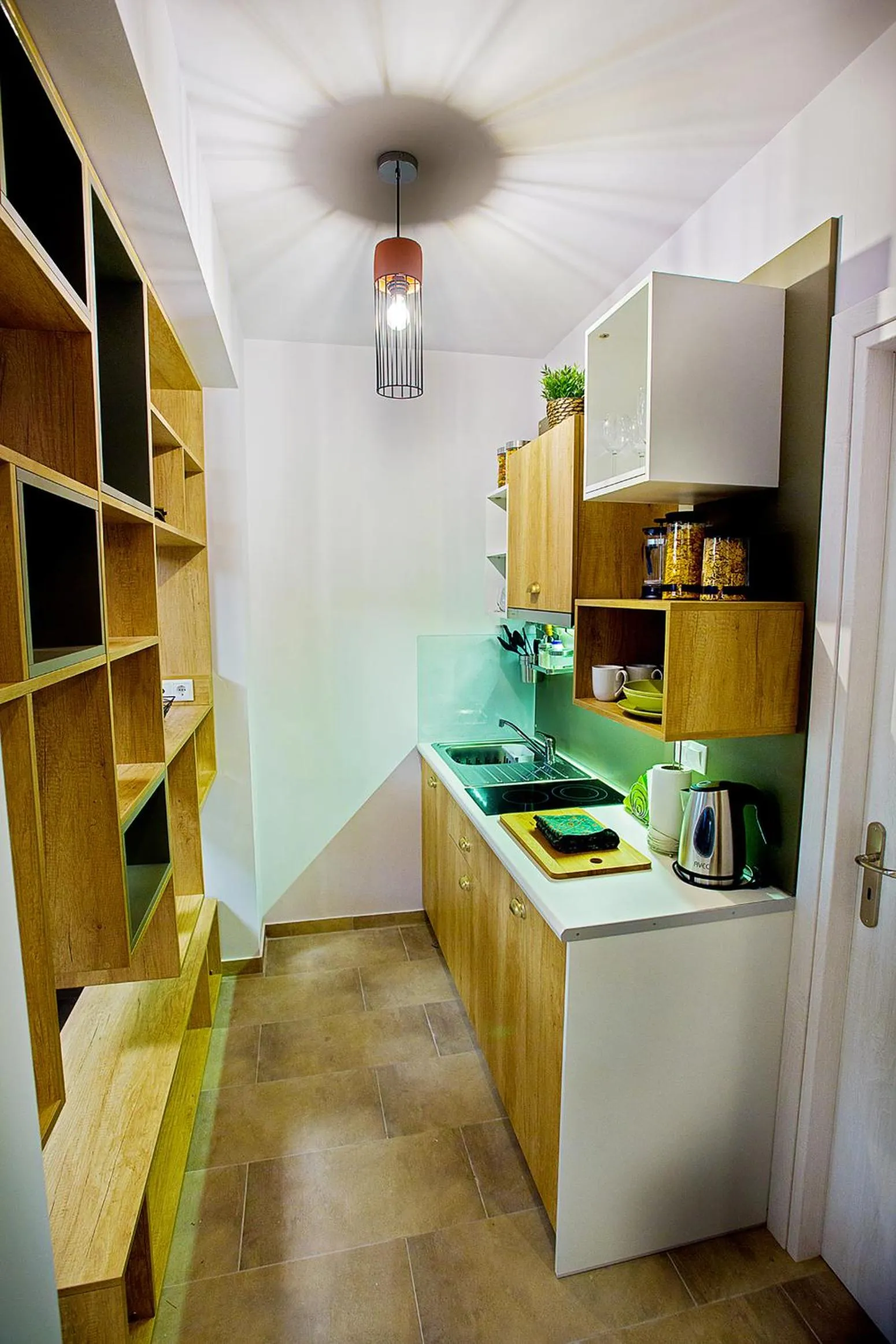 Kitchen or kitchenette in Emerald Suite