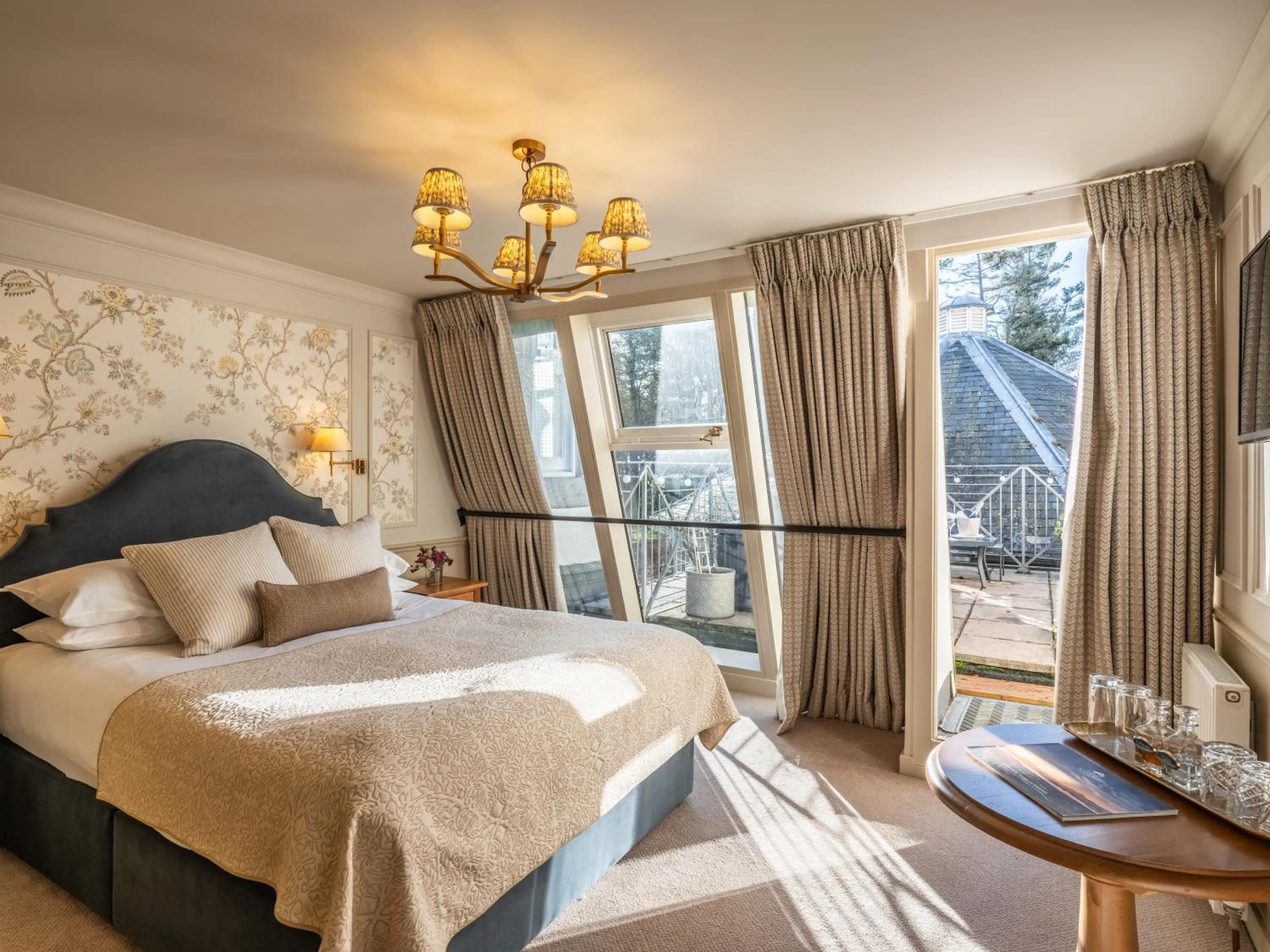 Balcony/Terrace, Bed in Douneside House