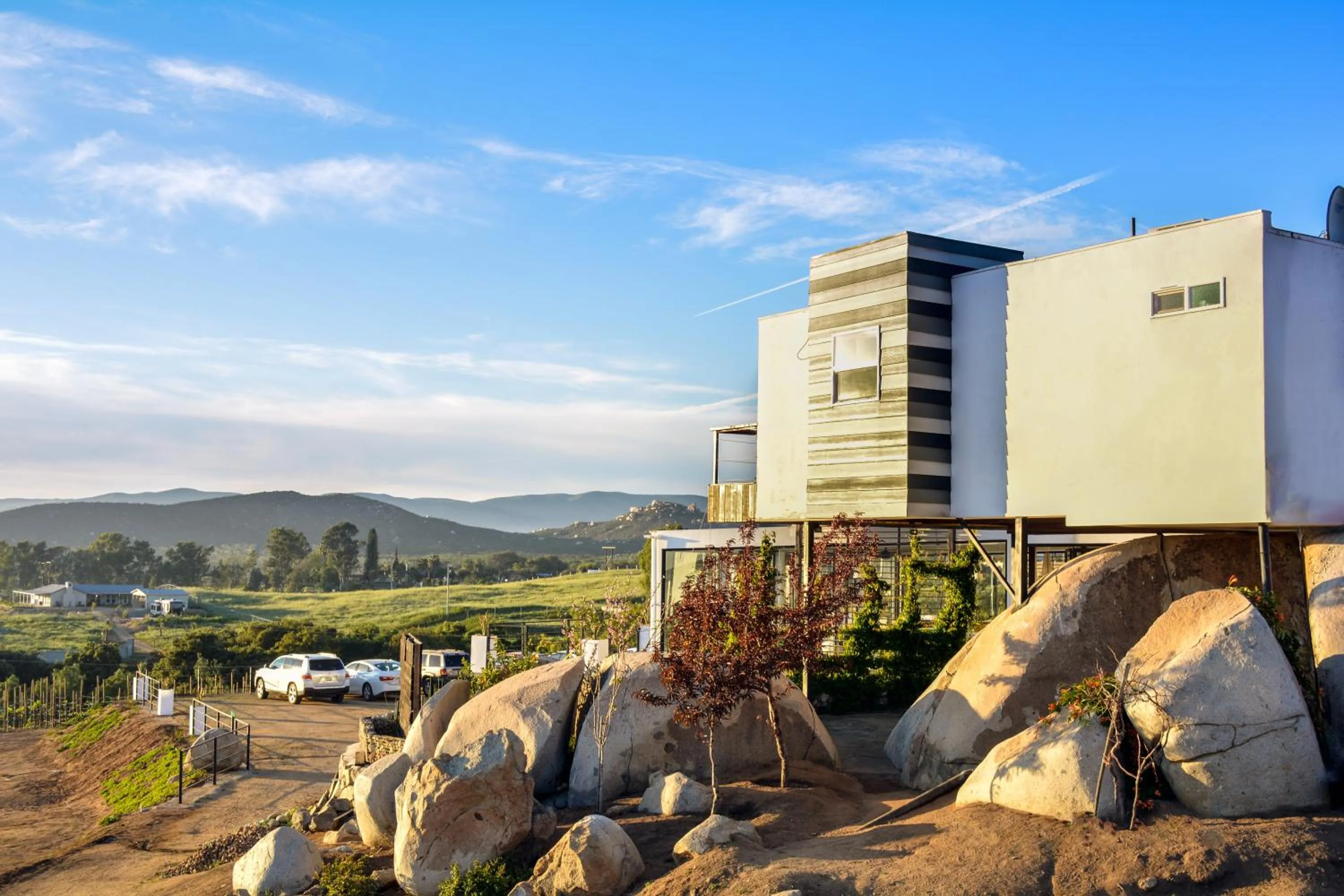 Property building in La Cima del Valle