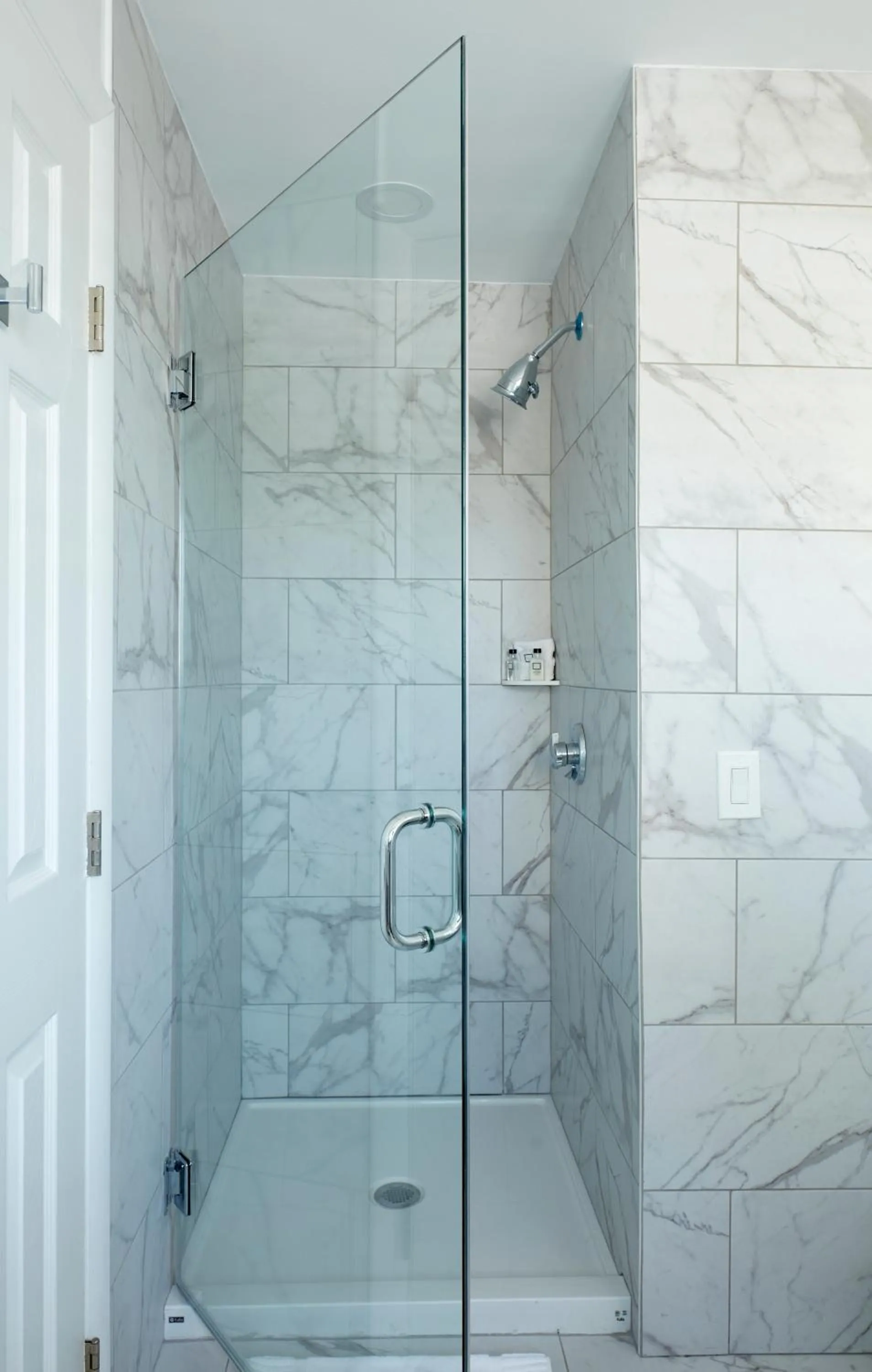 Shower in The Hotel Maria