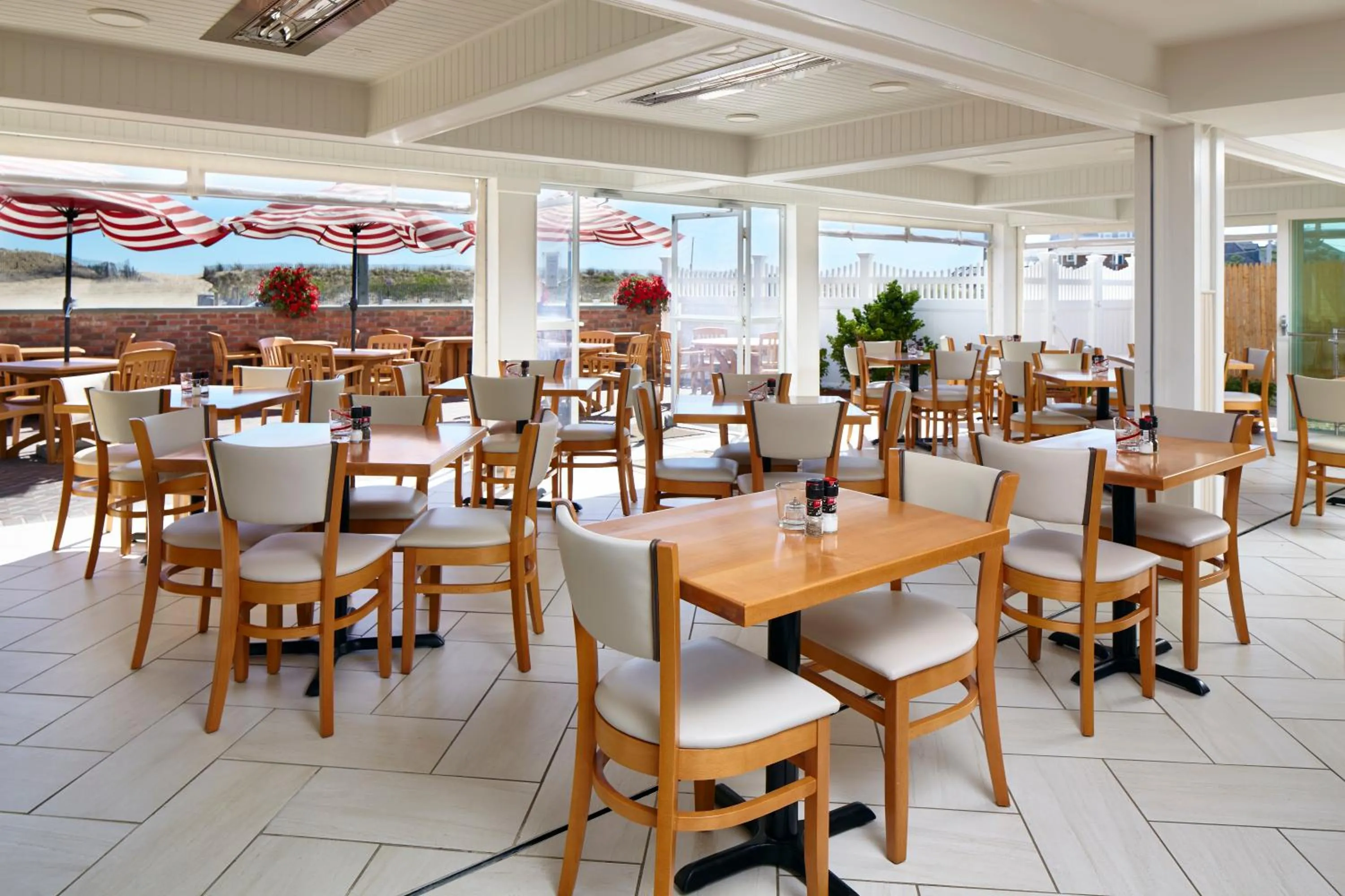 Restaurant/places to eat in The Hotel Maria