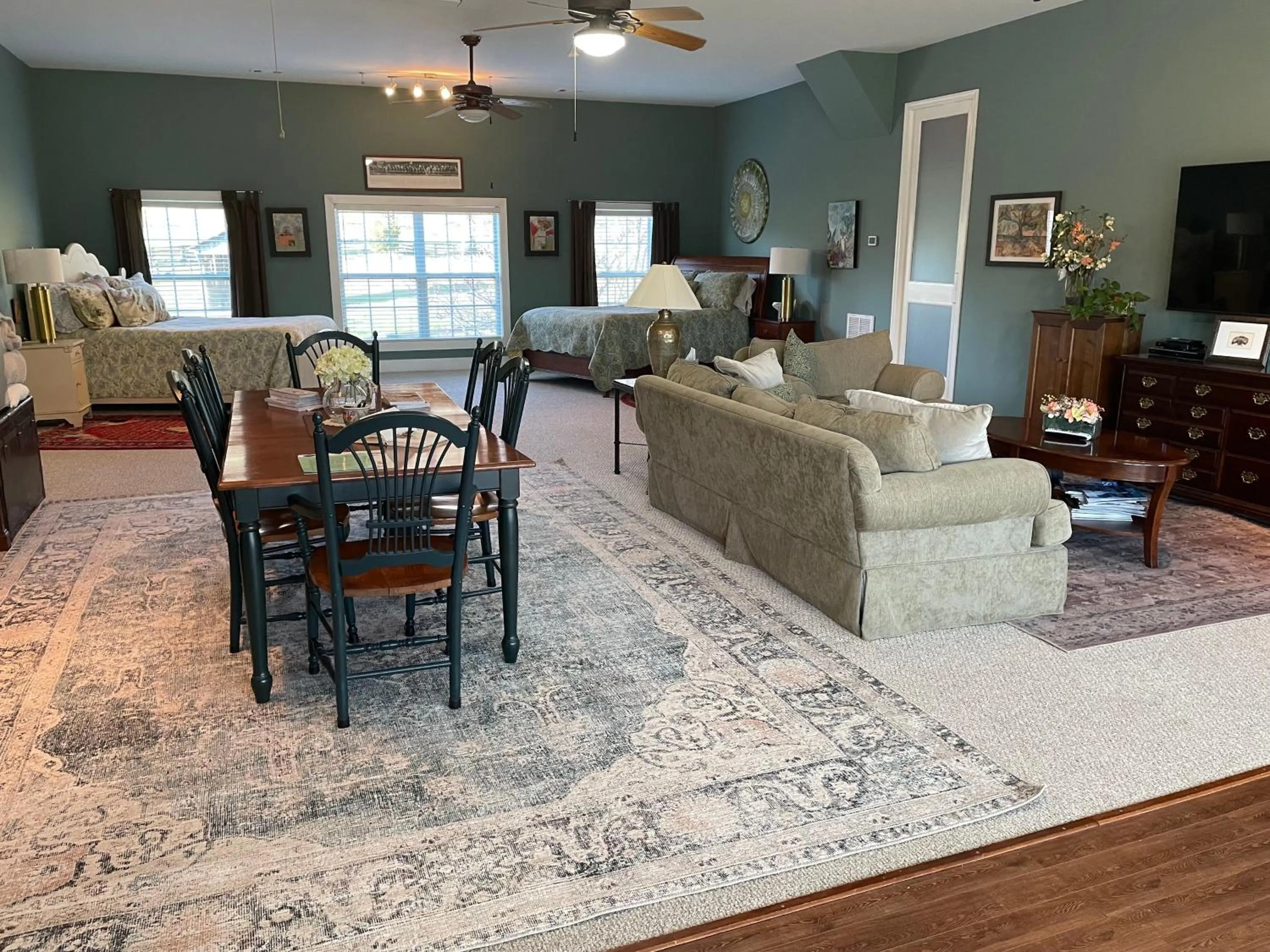 Full Circle Farm Inn