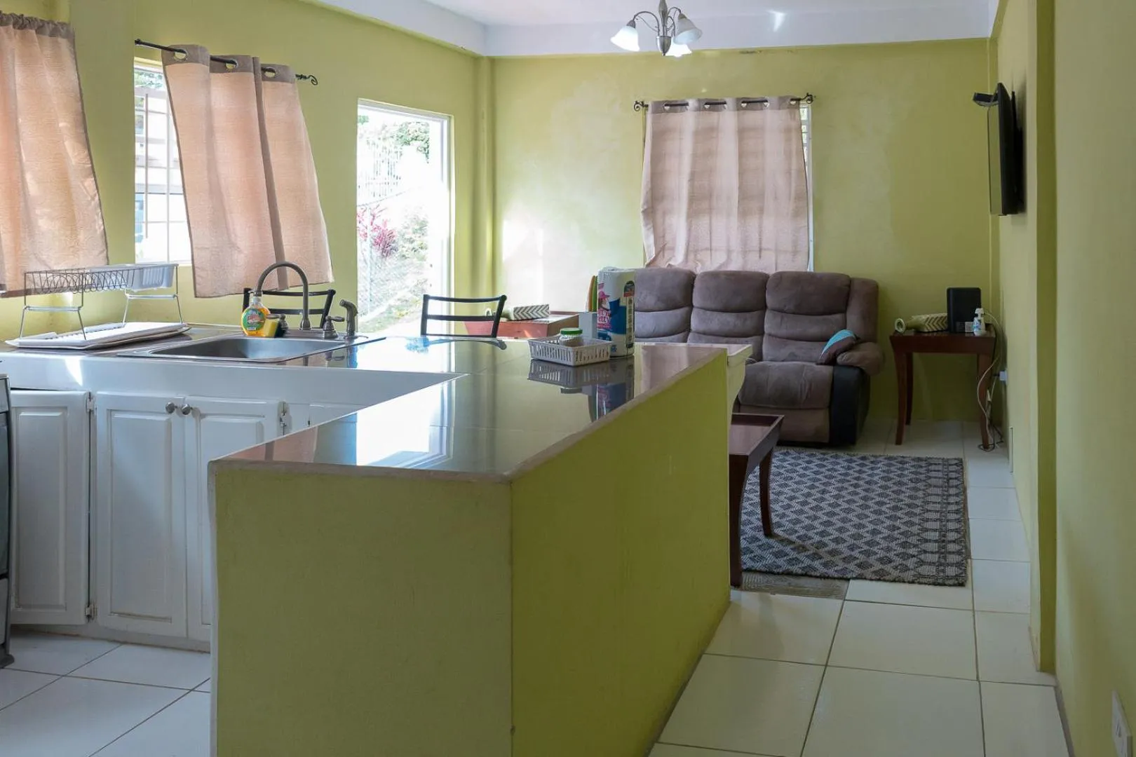 Dining area in Caribbean Dream Vacation Property CD1