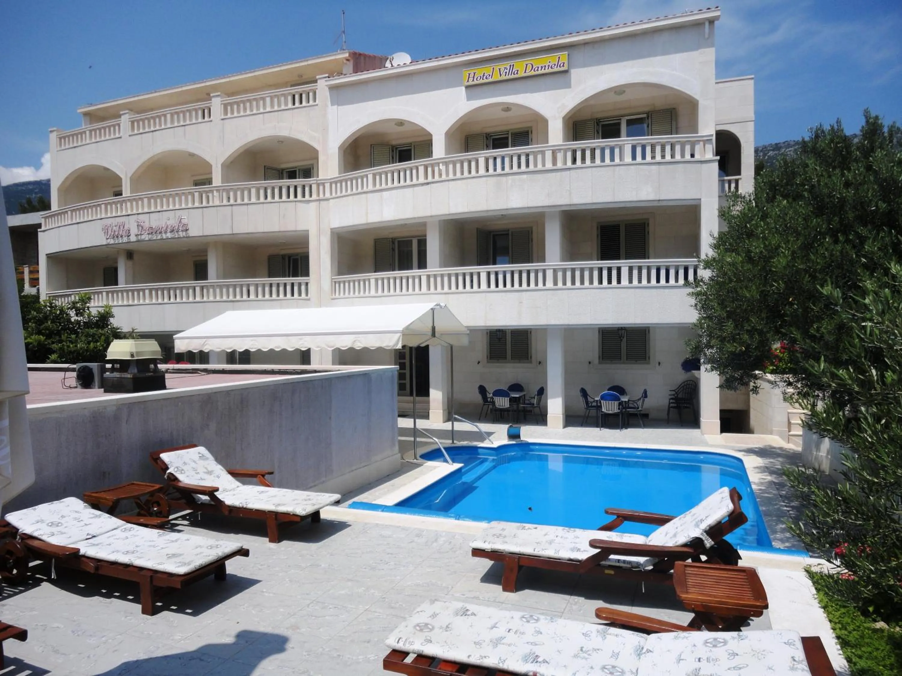 Facade/entrance in Villa Daniela