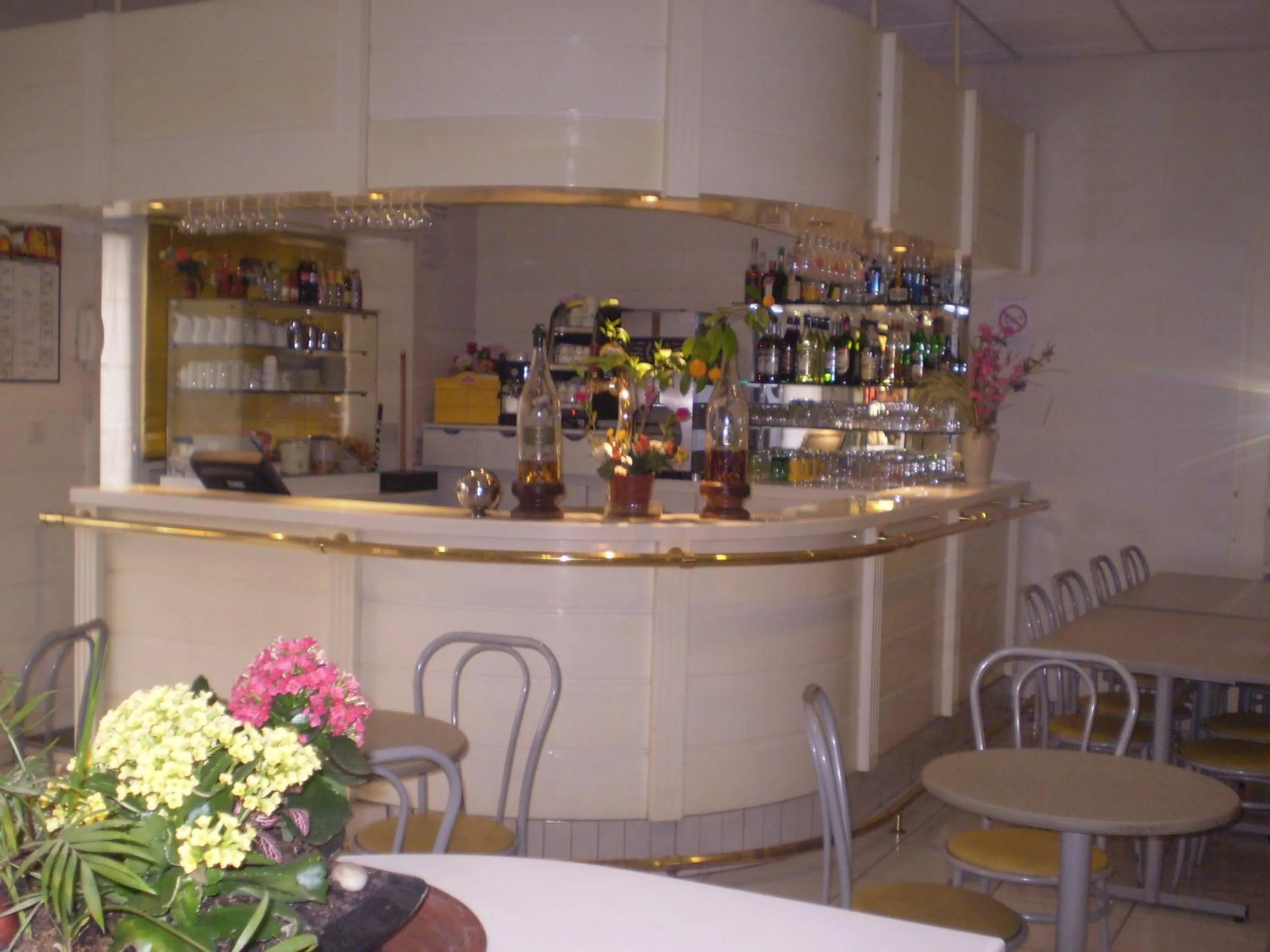 Lounge or bar in Hôtel de Paris