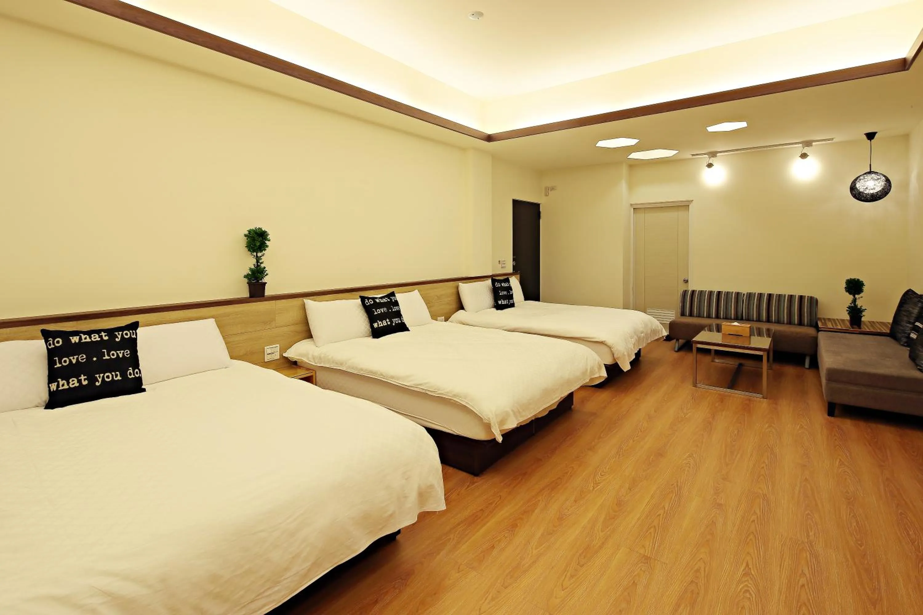 bunk bed, Bed in Happiness Yes Inn