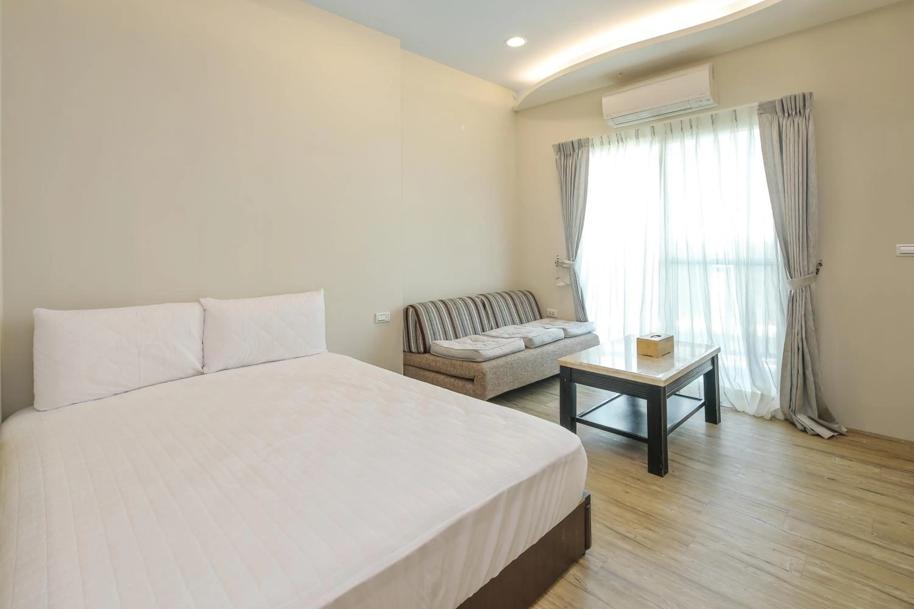 Bed in Happiness Yes Inn