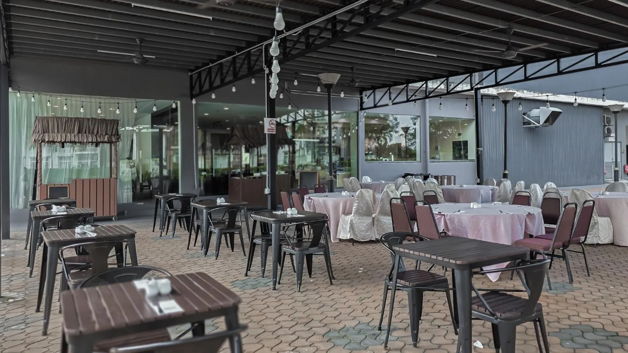 Restaurant/places to eat in Amansari Hotel Nusajaya