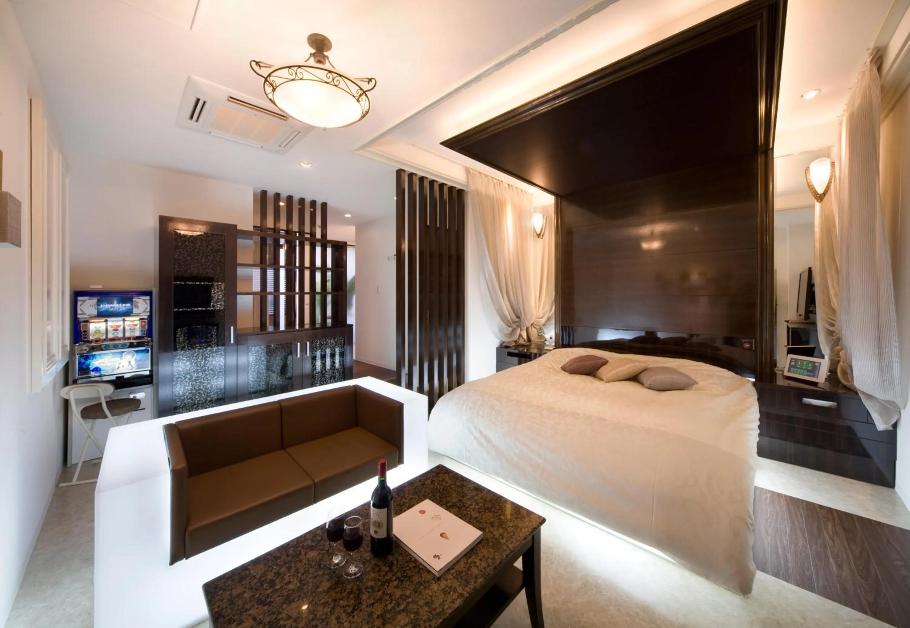 Photo of the whole room, Bed in JEWEL HOTEL LUXURY MODERN (Adult Only)