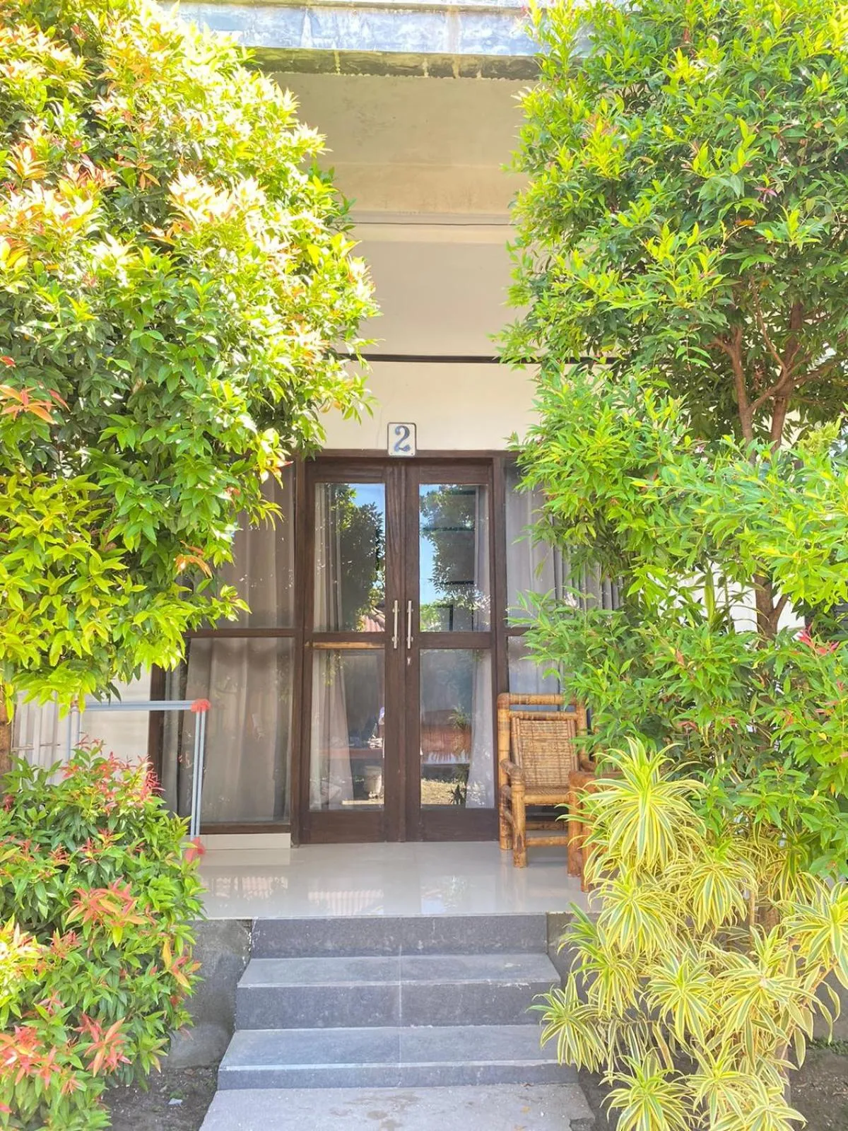 Facade/entrance in Akalanka Homestay