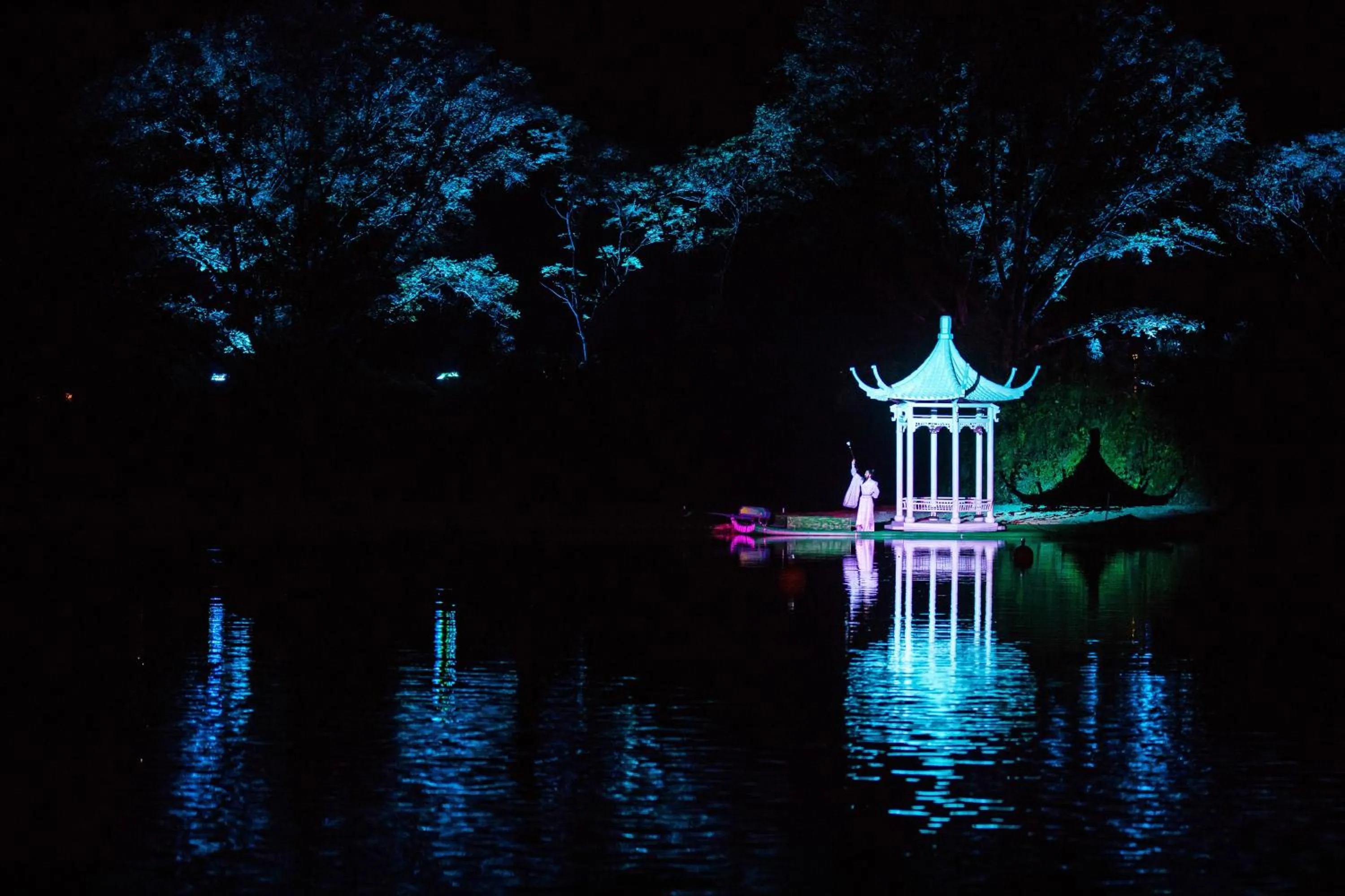 Night in Ancient Street No.5 Youth Chic Hotel