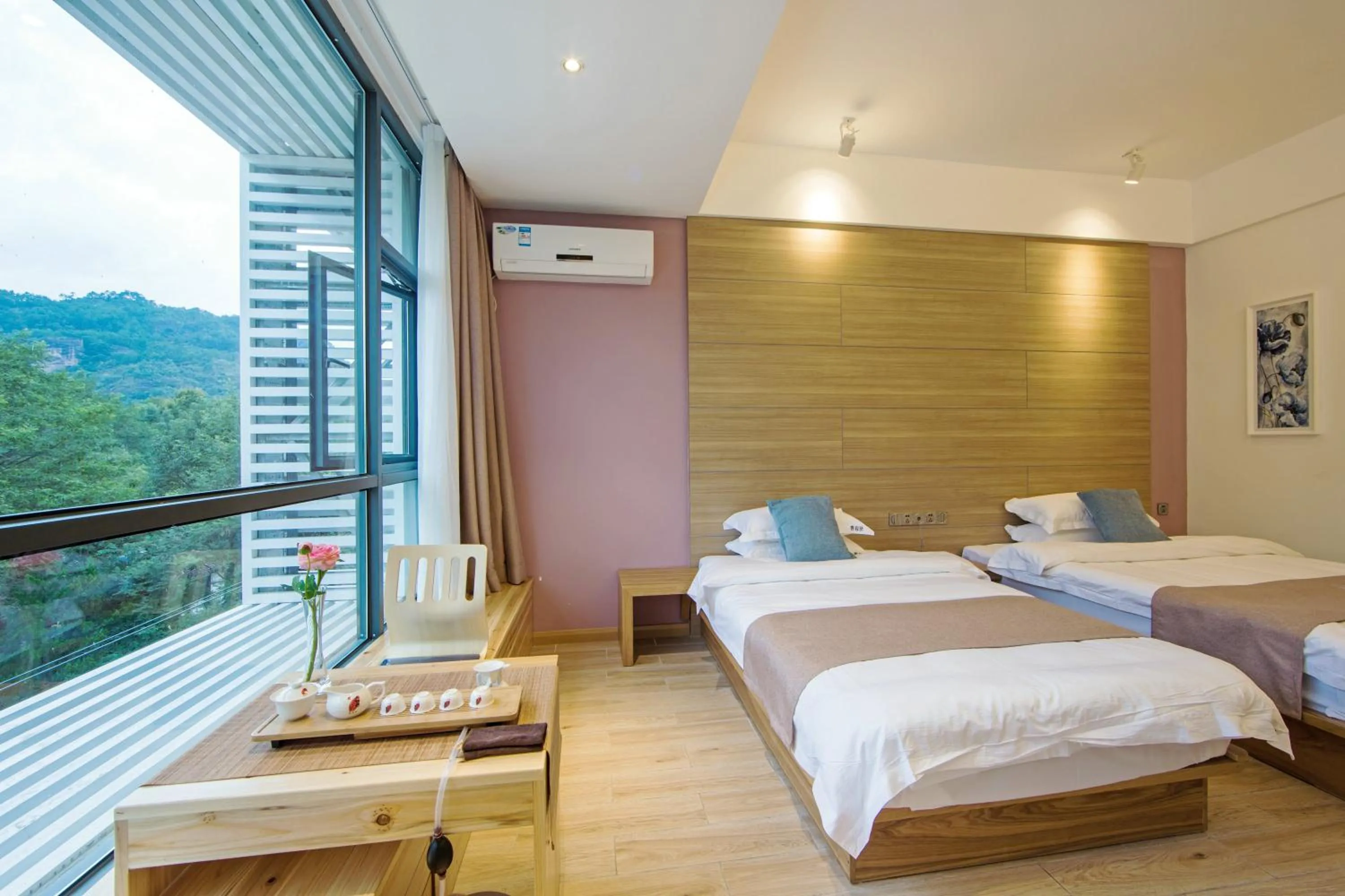 Mountain view, Bed in Ancient Street No.5 Youth Chic Hotel