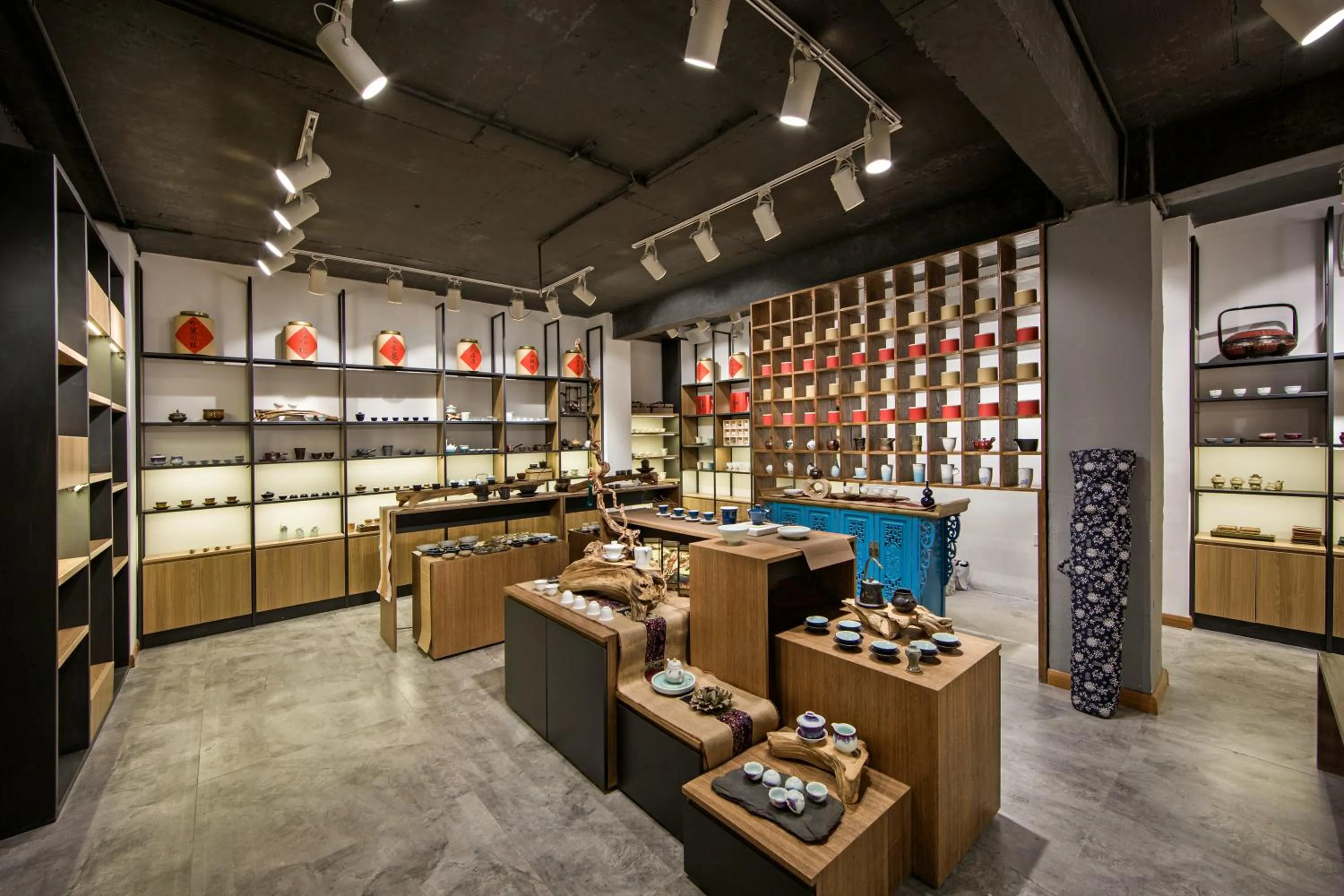 Shopping Area in Ancient Street No.5 Youth Chic Hotel