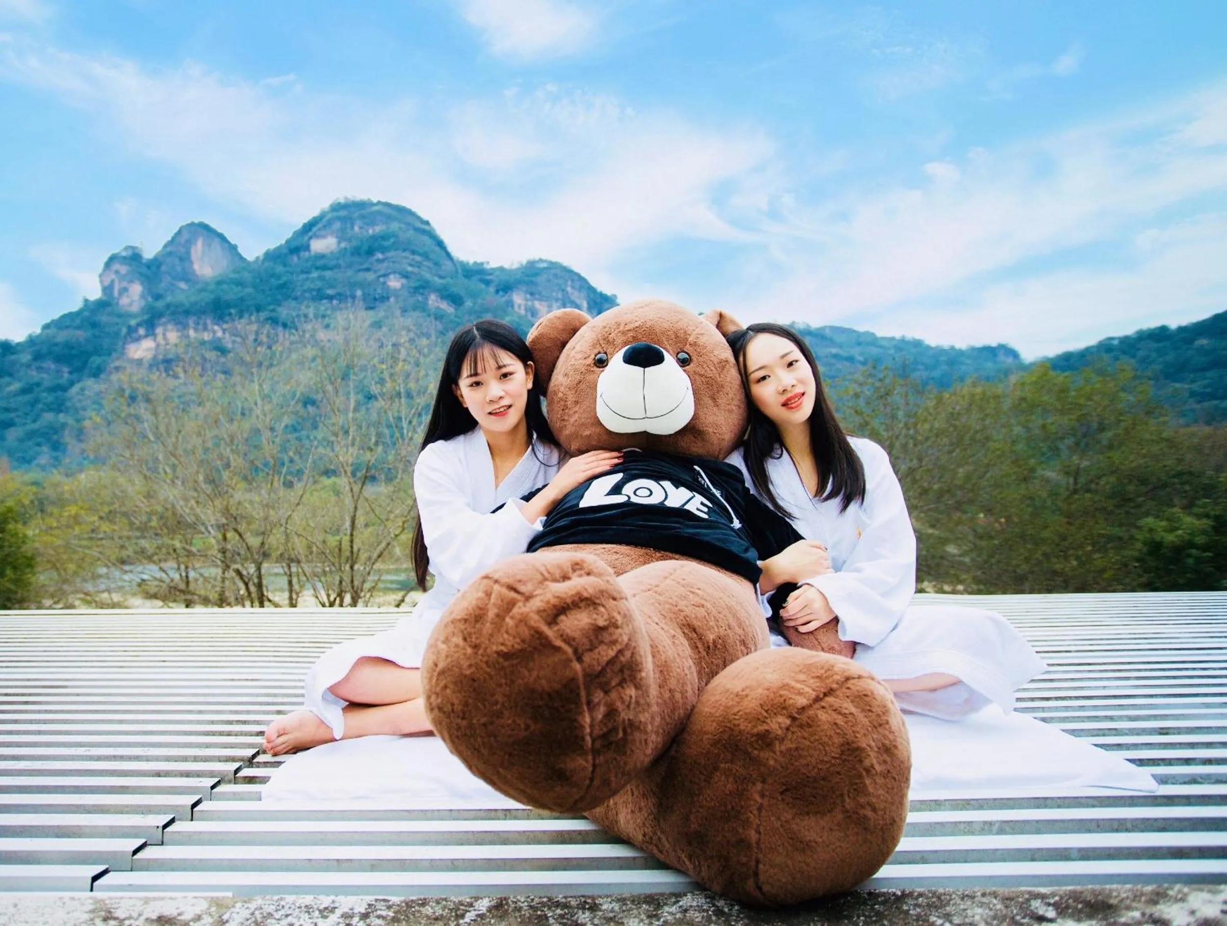 Mountain view in Ancient Street No.5 Youth Chic Hotel