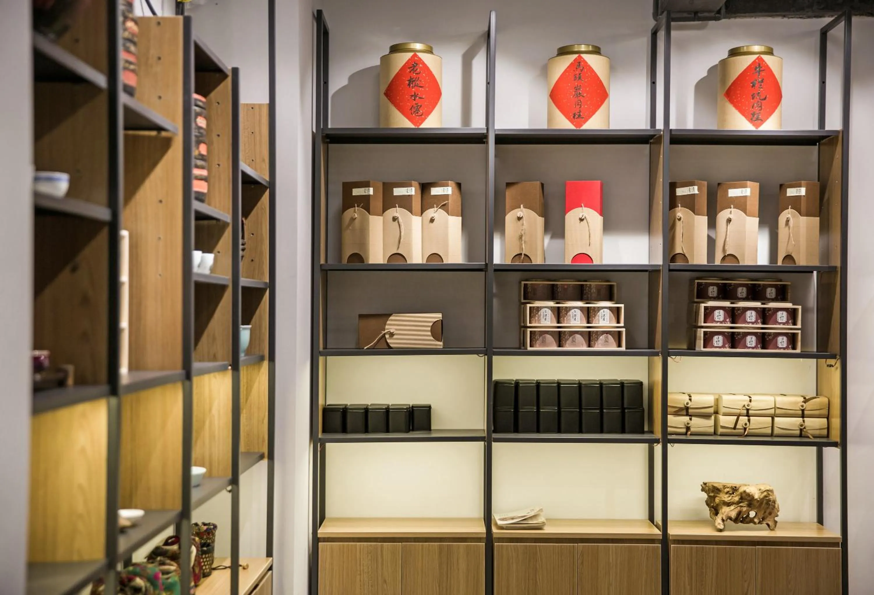 Shopping Area in Ancient Street No.5 Youth Chic Hotel