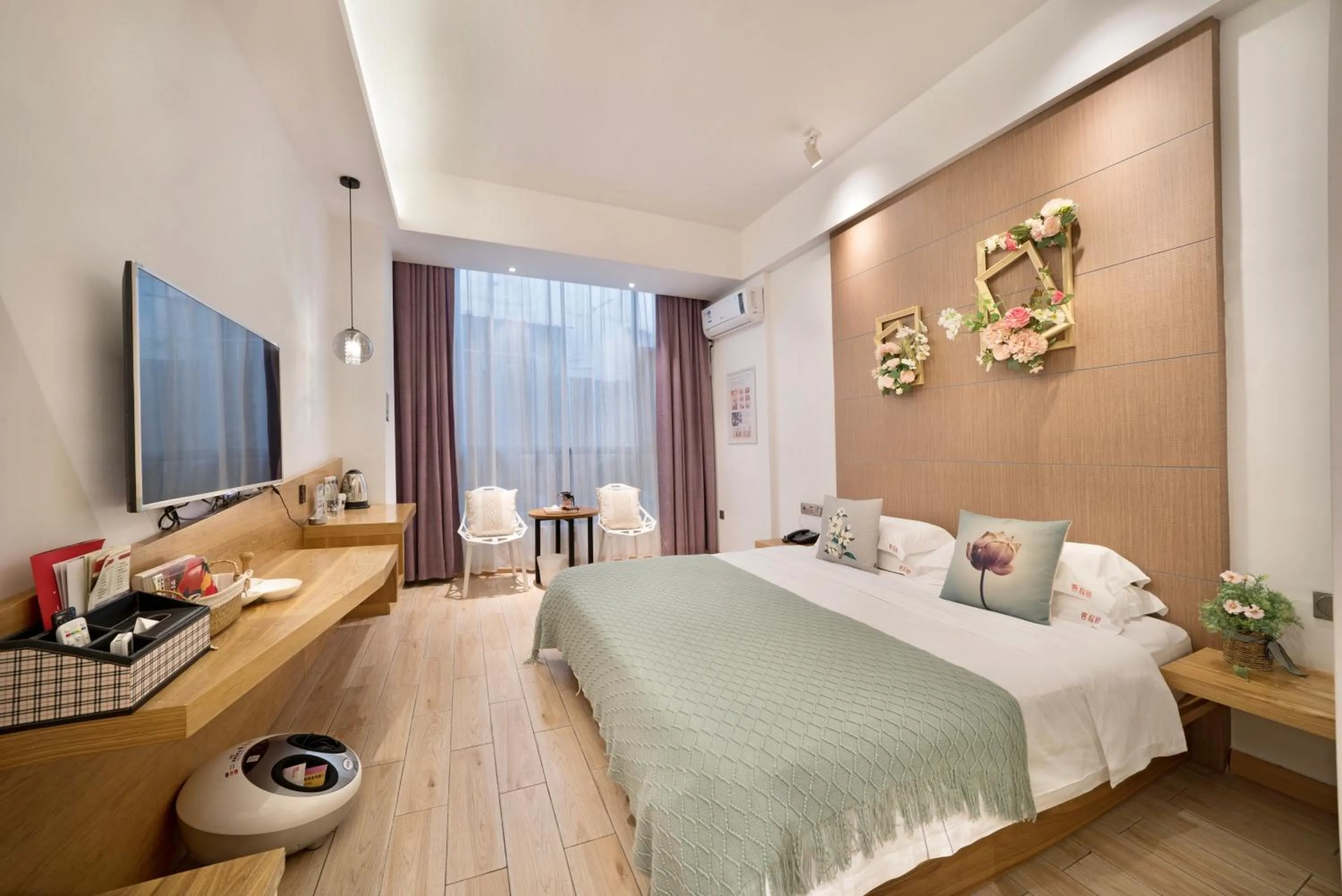 Decorative detail, Bed in Ancient Street No.5 Youth Chic Hotel