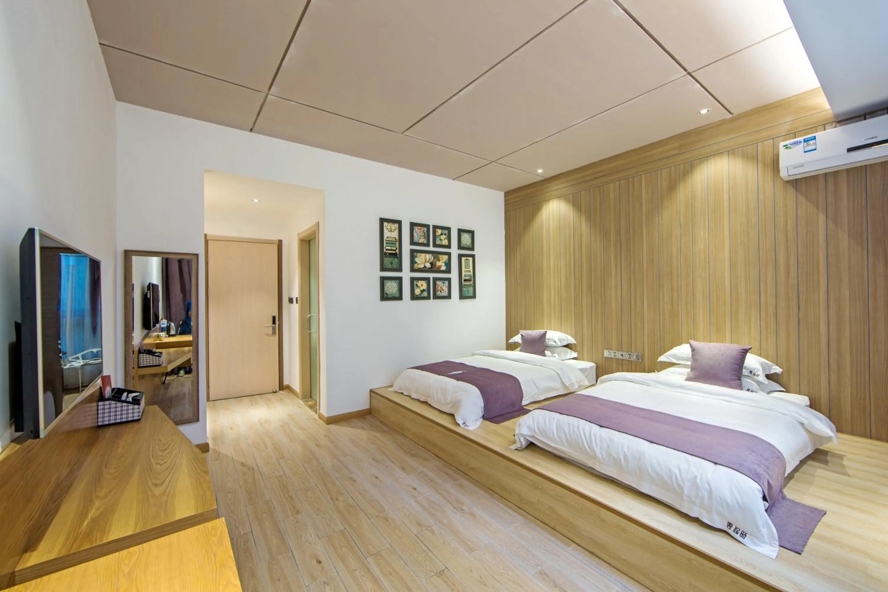 bunk bed, Bed in Ancient Street No.5 Youth Chic Hotel