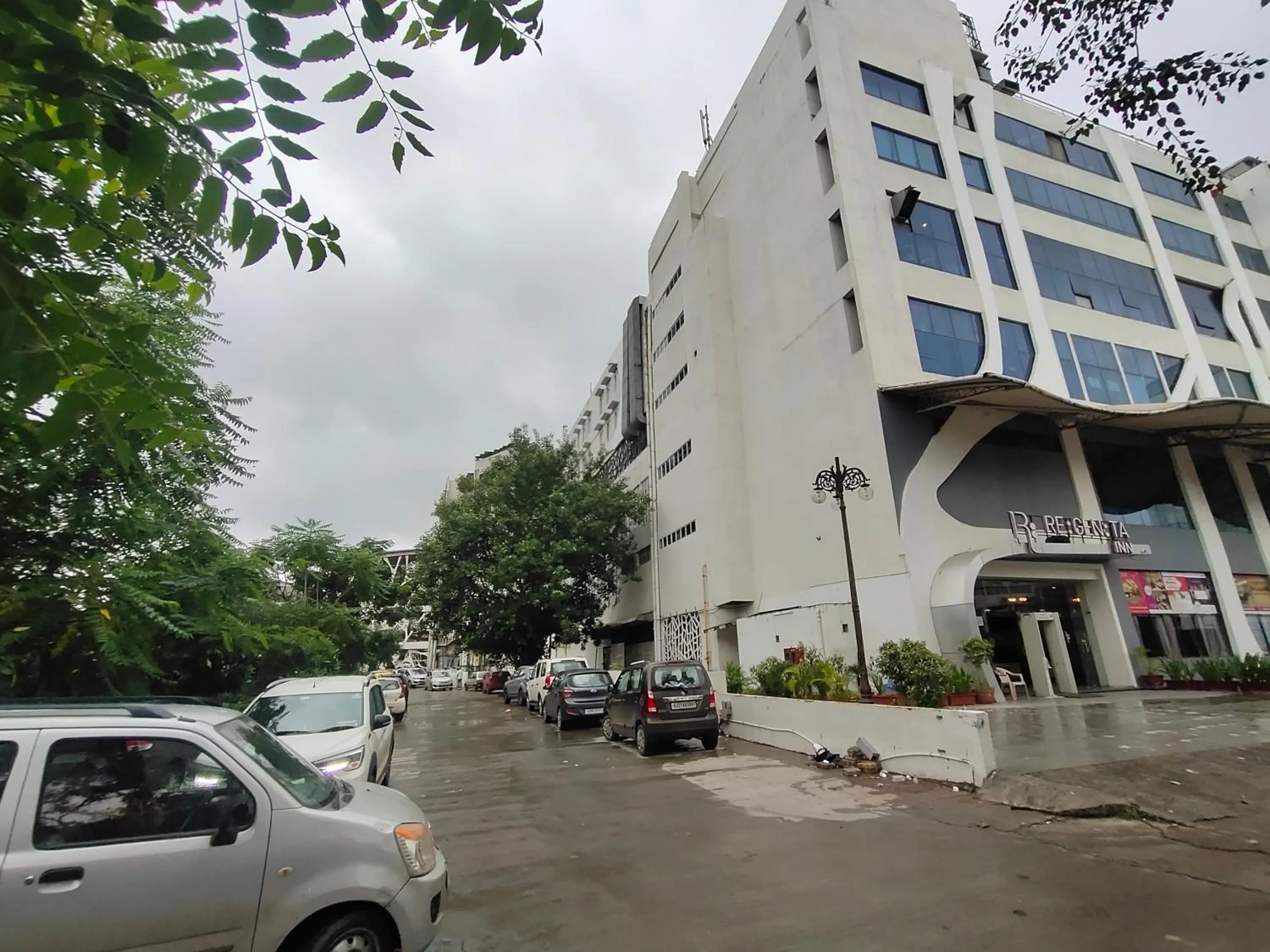 Facade/entrance in Regenta Inn Vadodara, 500m from Railway Station
