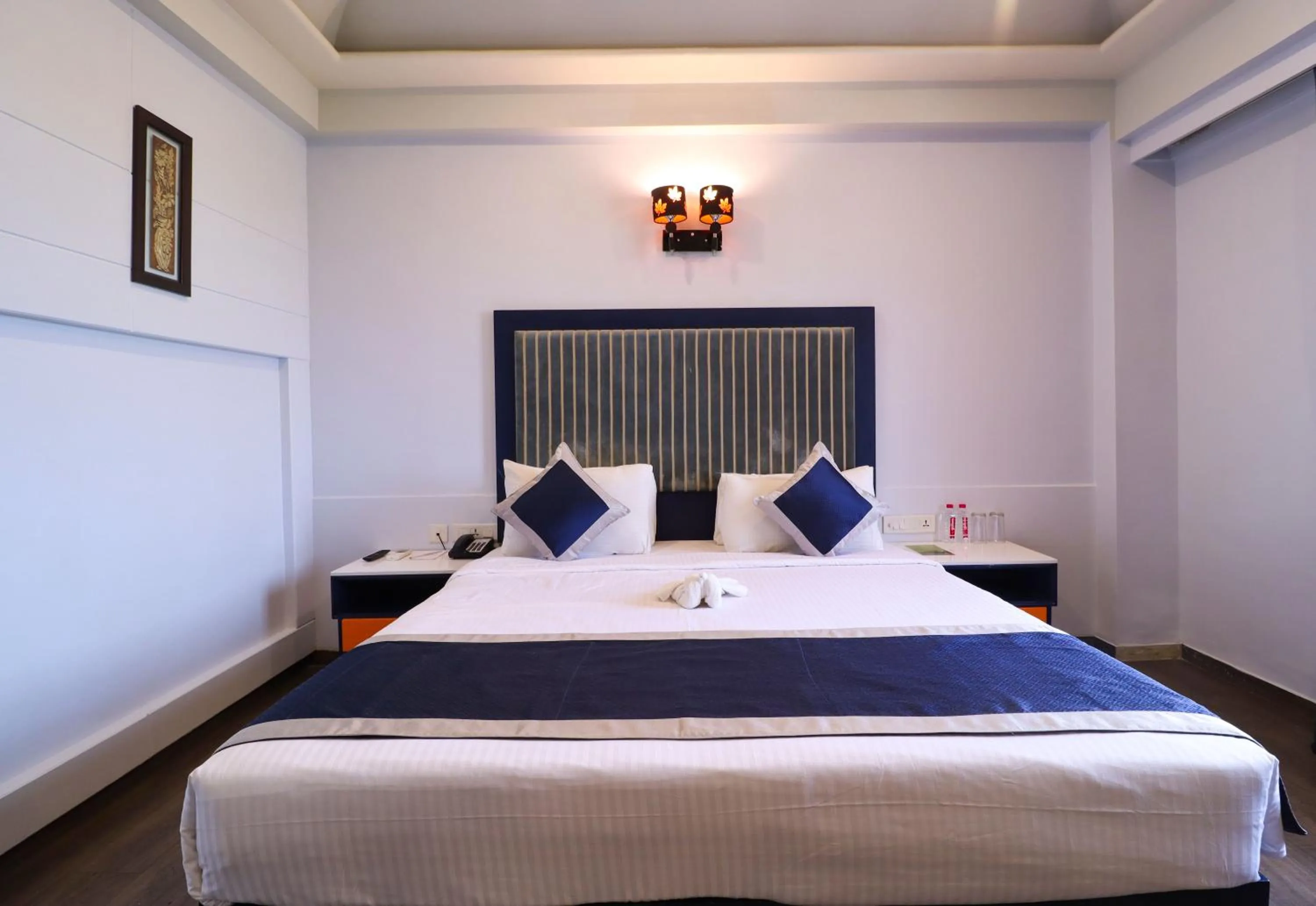 Bed in Regenta Inn Vadodara, 500m from Railway Station