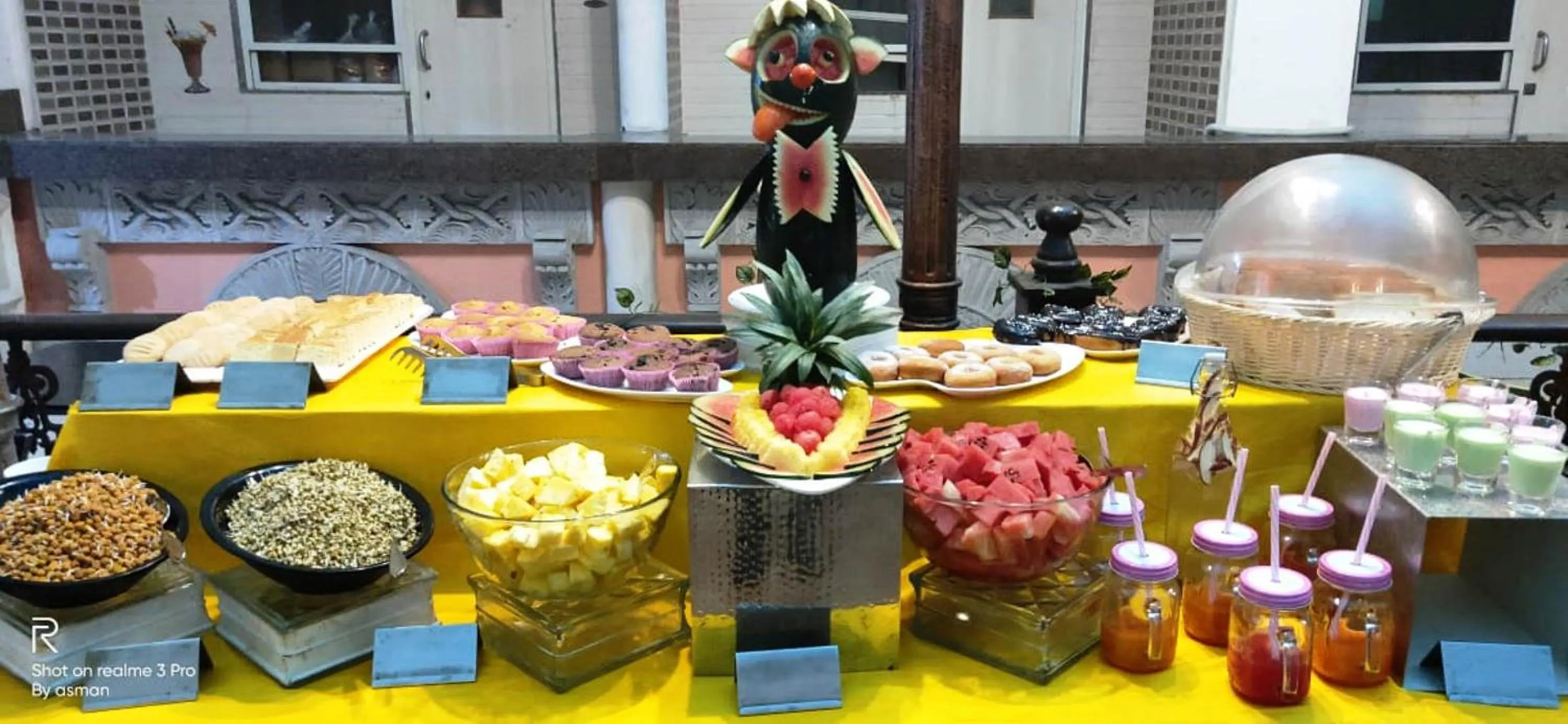 Breakfast in Regenta Inn Vadodara, 500m from Railway Station