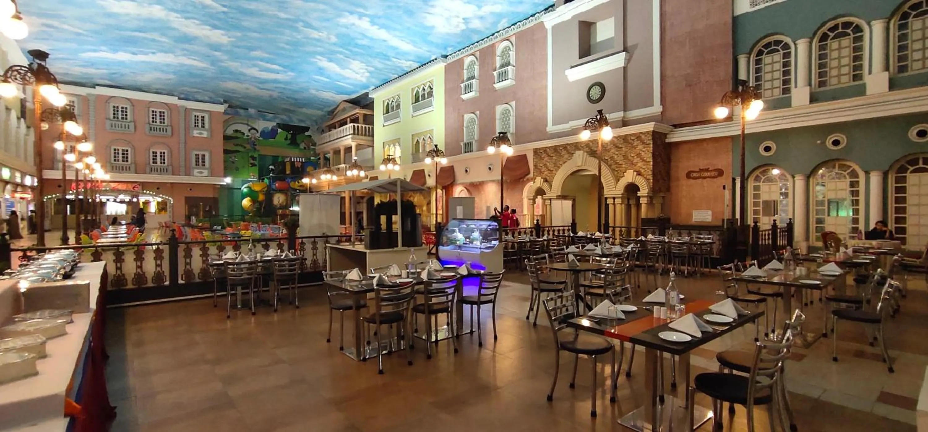 Restaurant/places to eat in Regenta Inn Vadodara, 500m from Railway Station