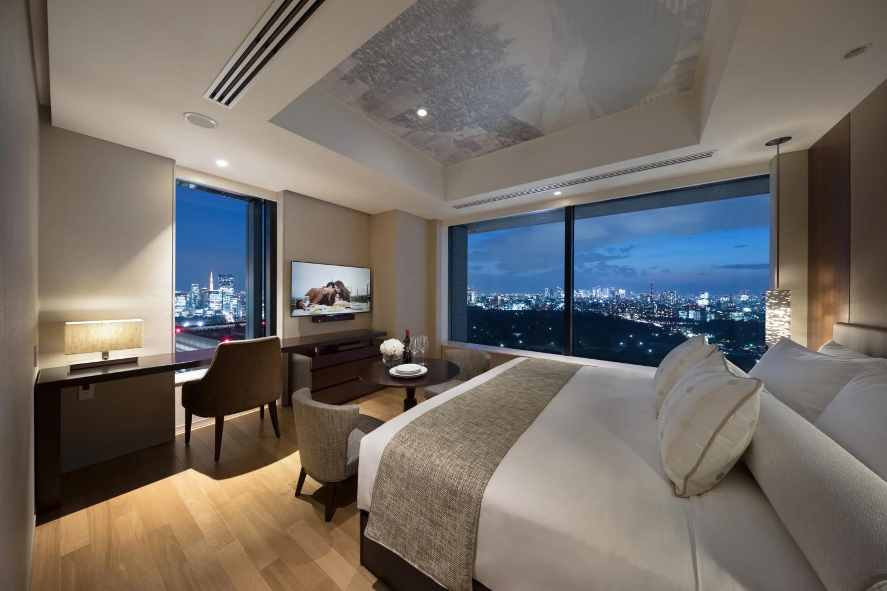 View (from property/room), Bed in Ascott Marunouchi Tokyo