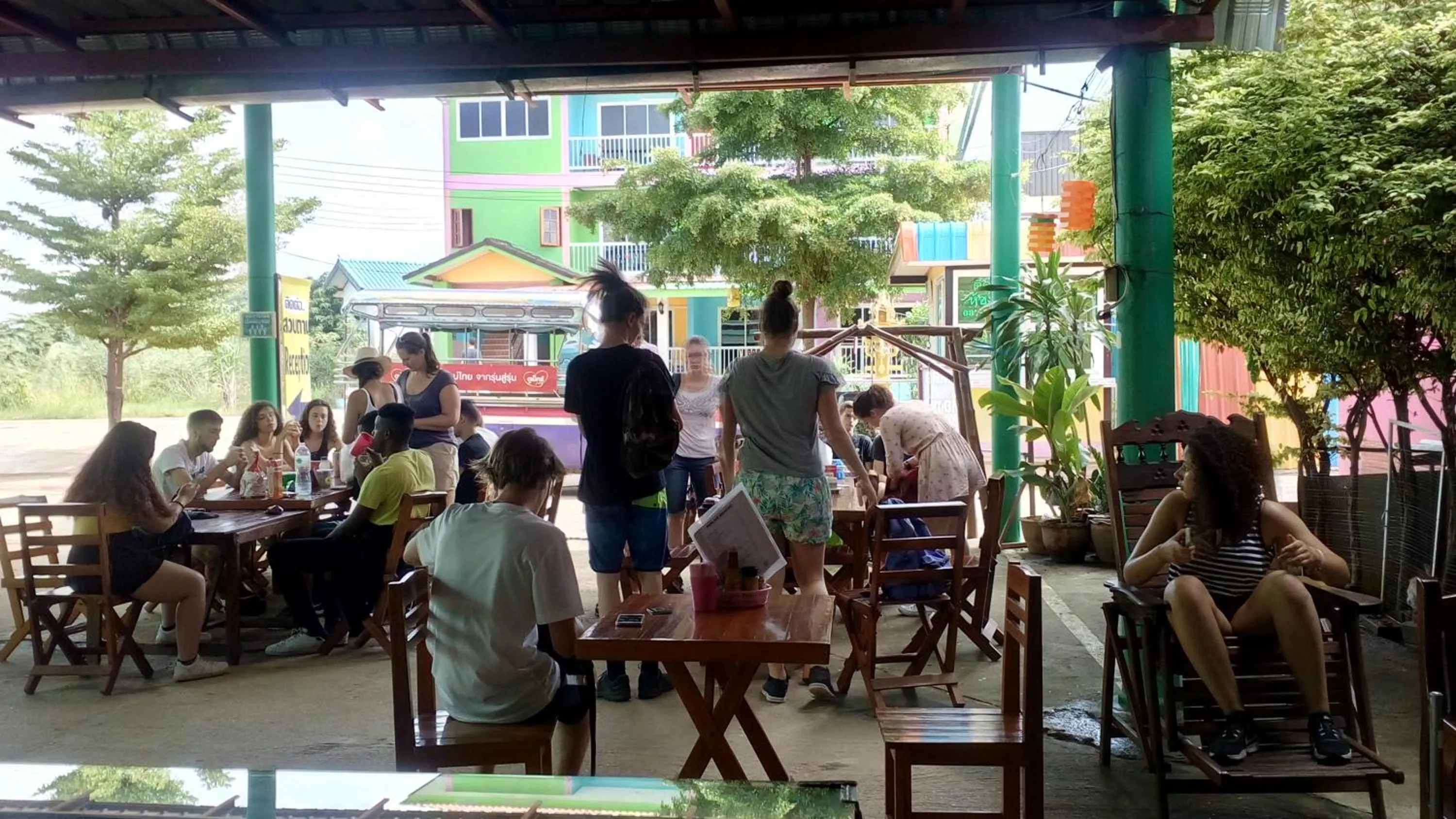 group of guests in Rueangsrisiri Guesthouse 2
